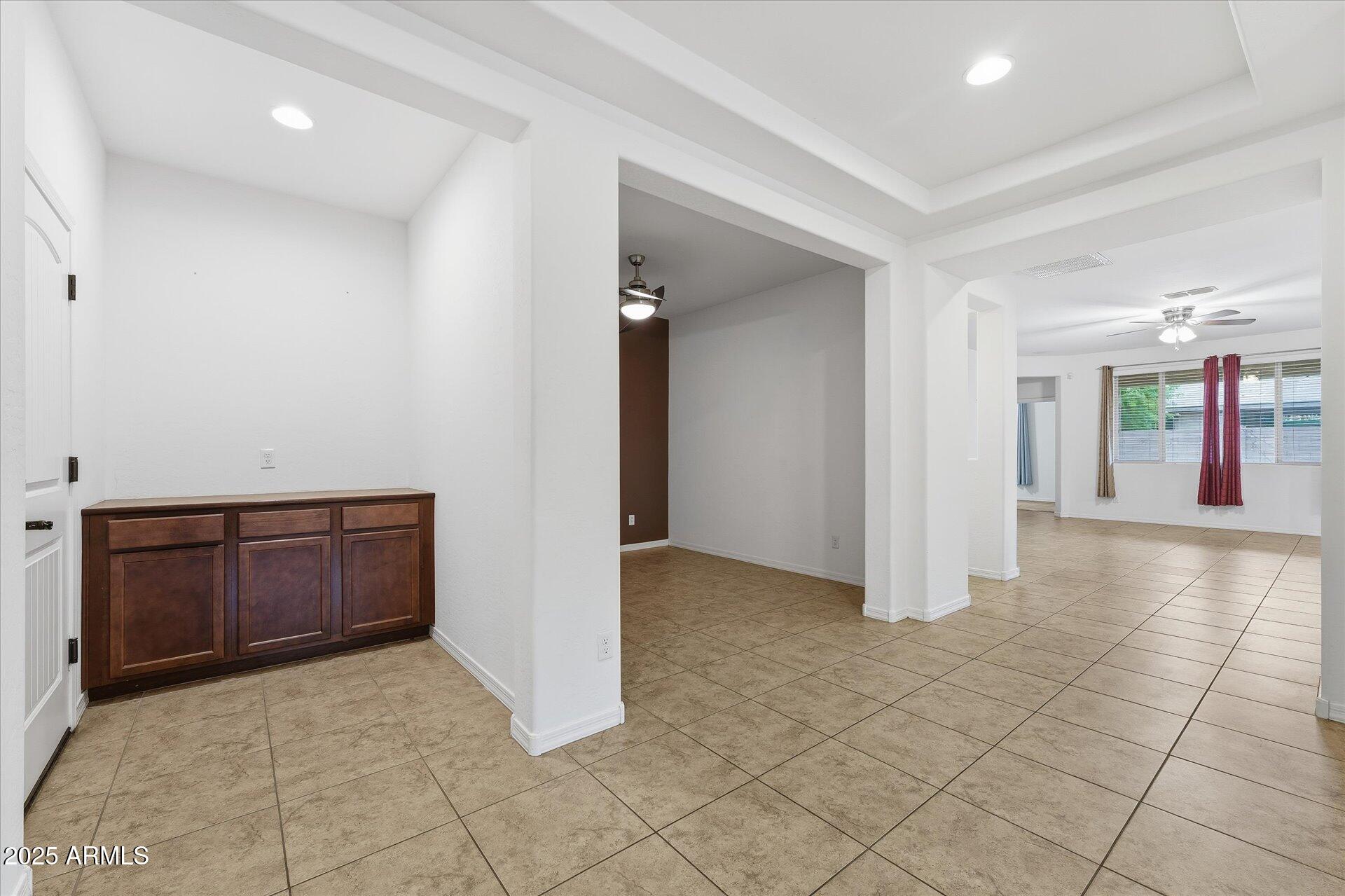 1520 E KINGBIRD Drive