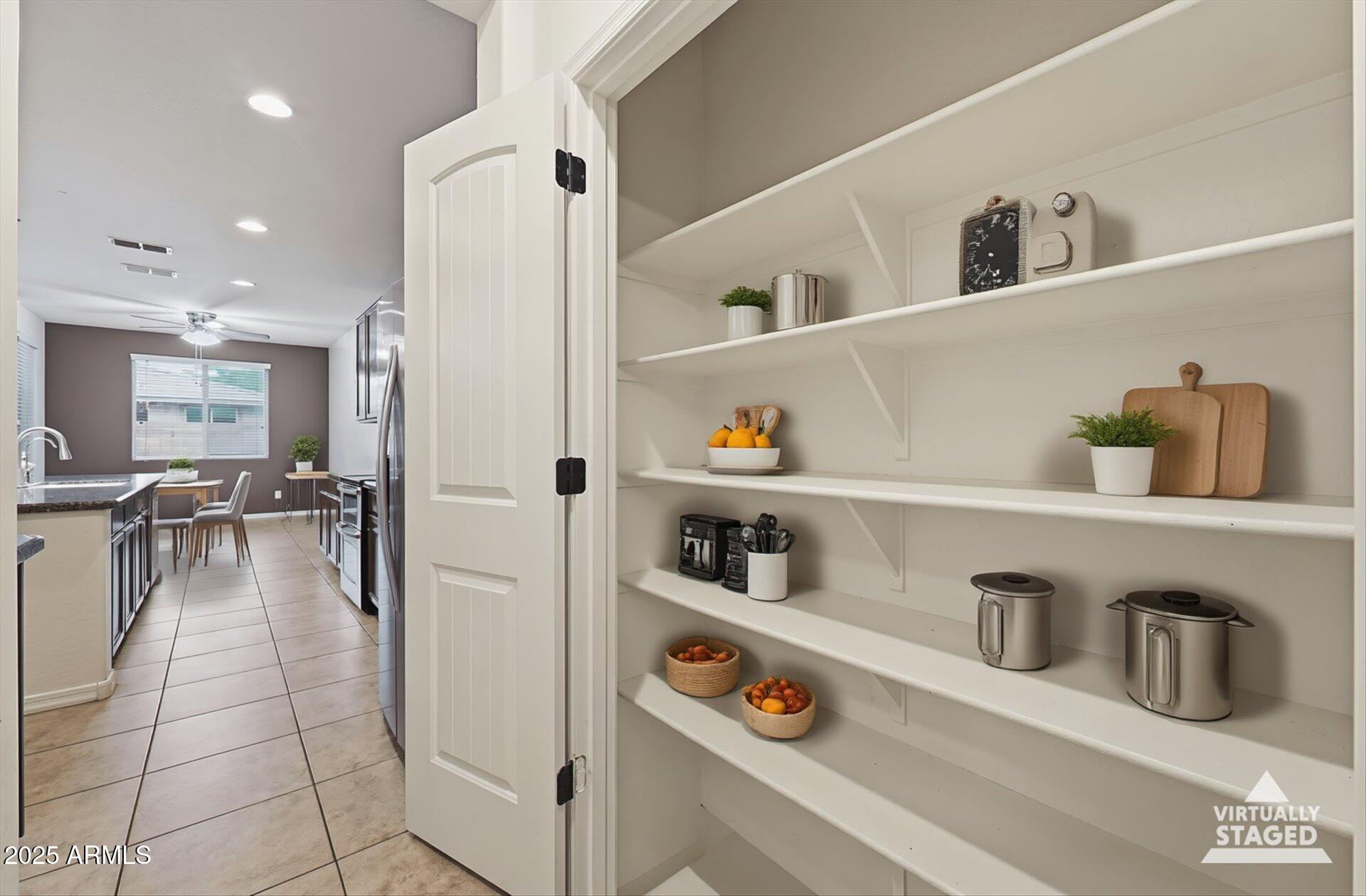 1520 E KINGBIRD Drive