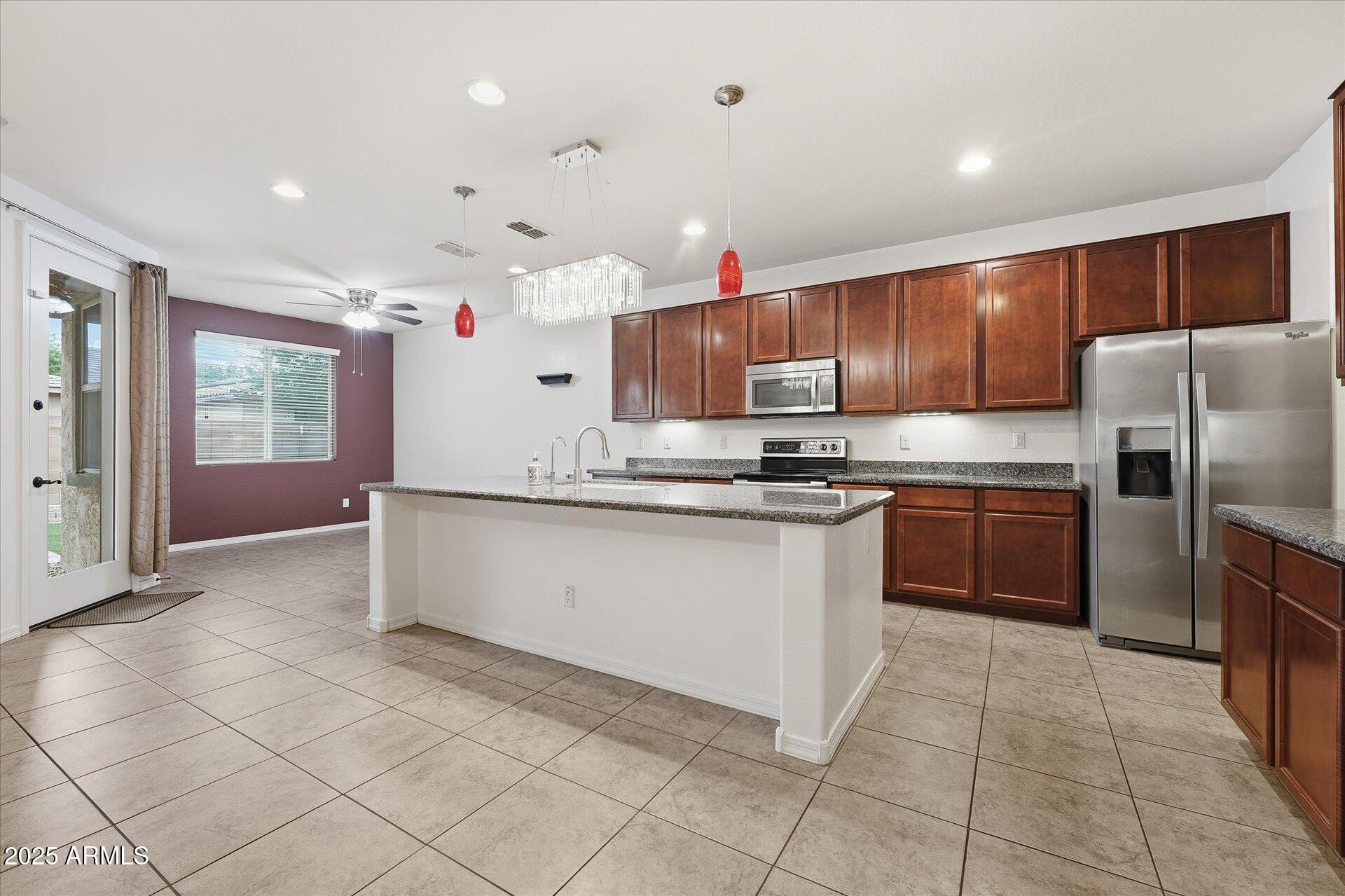 1520 E KINGBIRD Drive