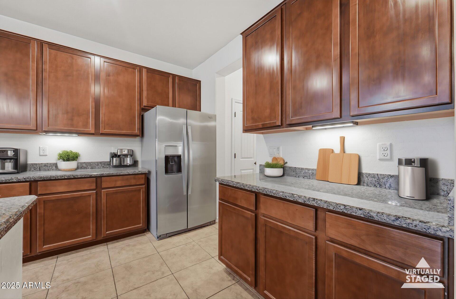 1520 E KINGBIRD Drive