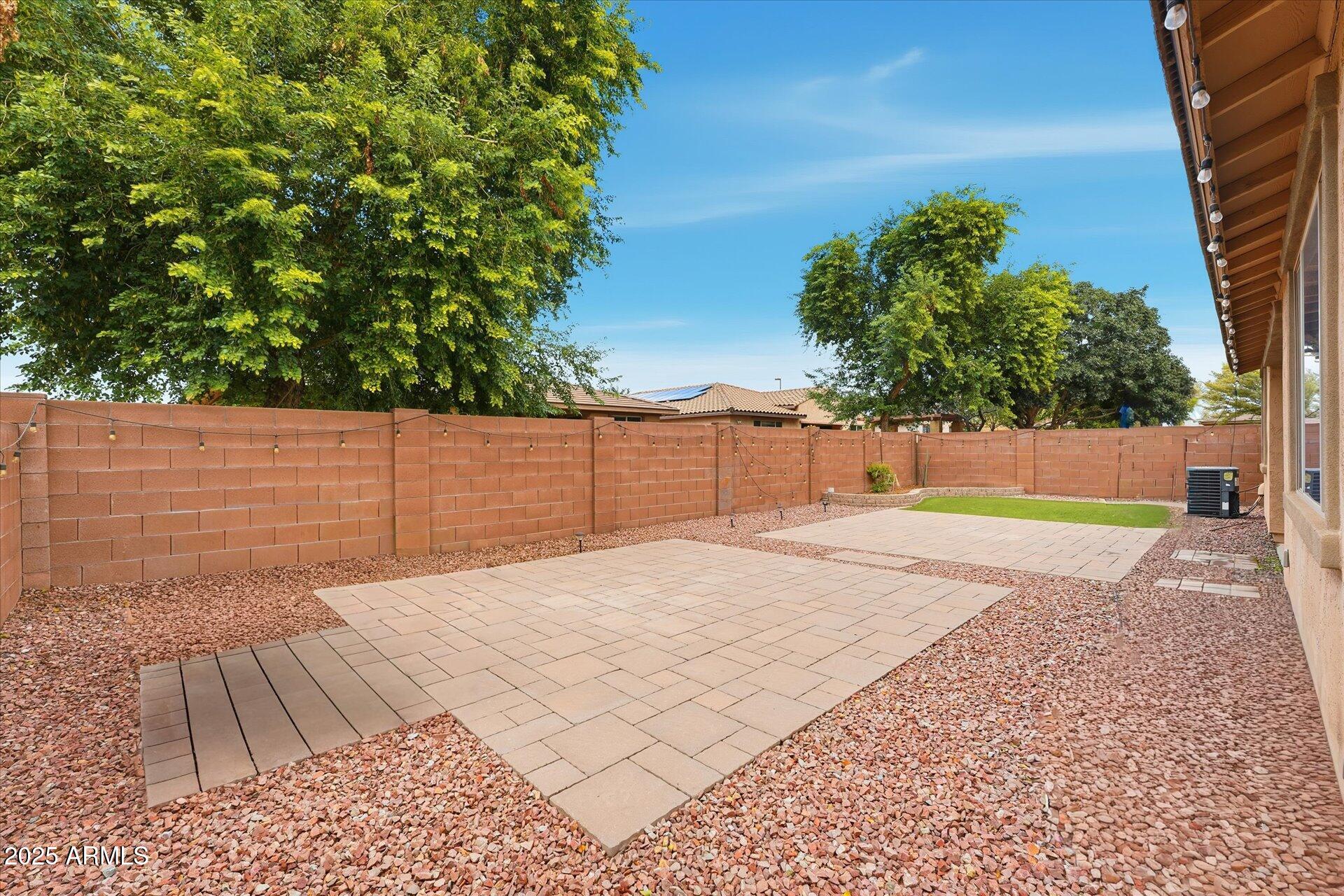 1520 E KINGBIRD Drive