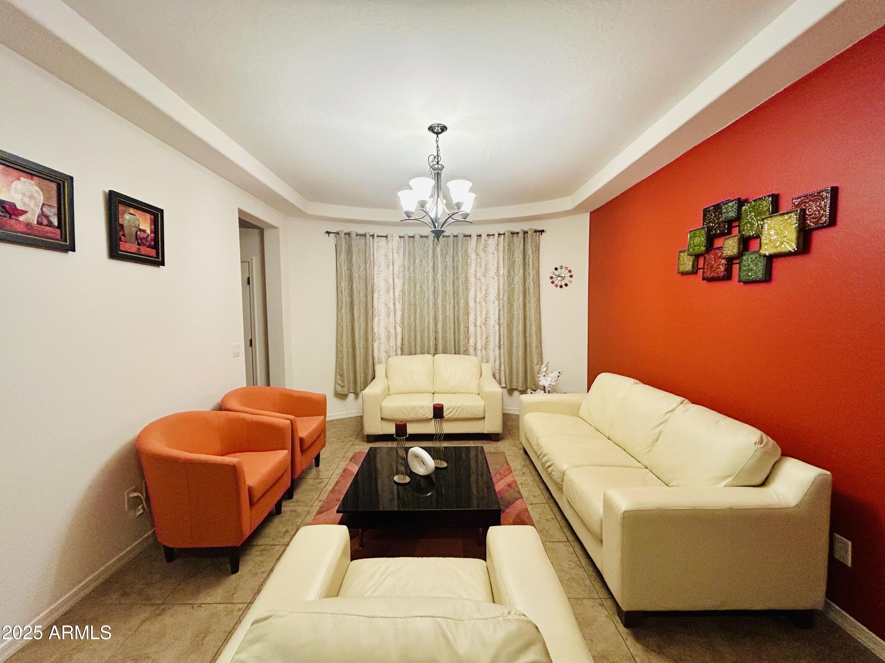 1520 E KINGBIRD Drive