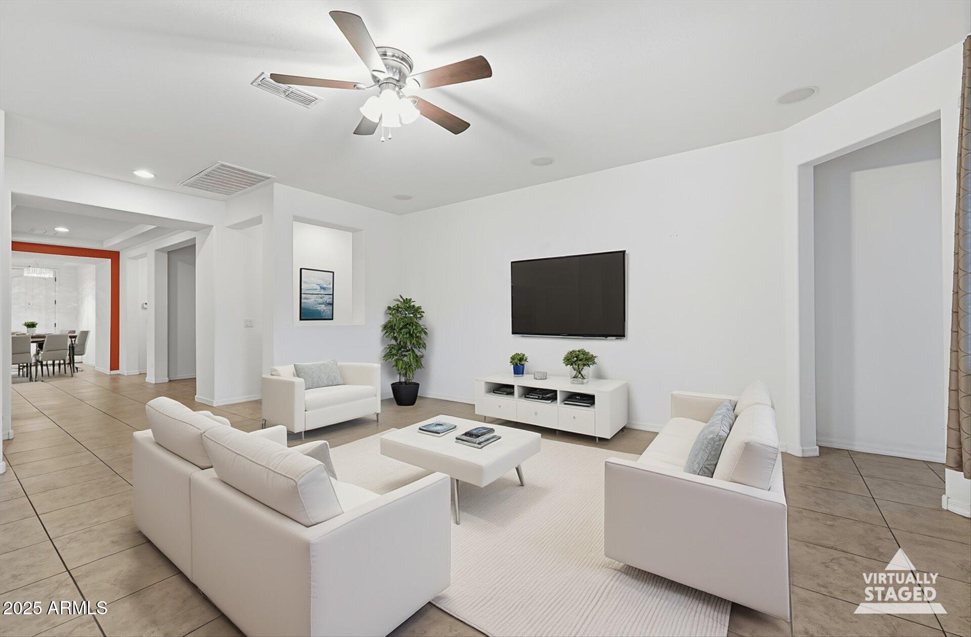 1520 E KINGBIRD Drive