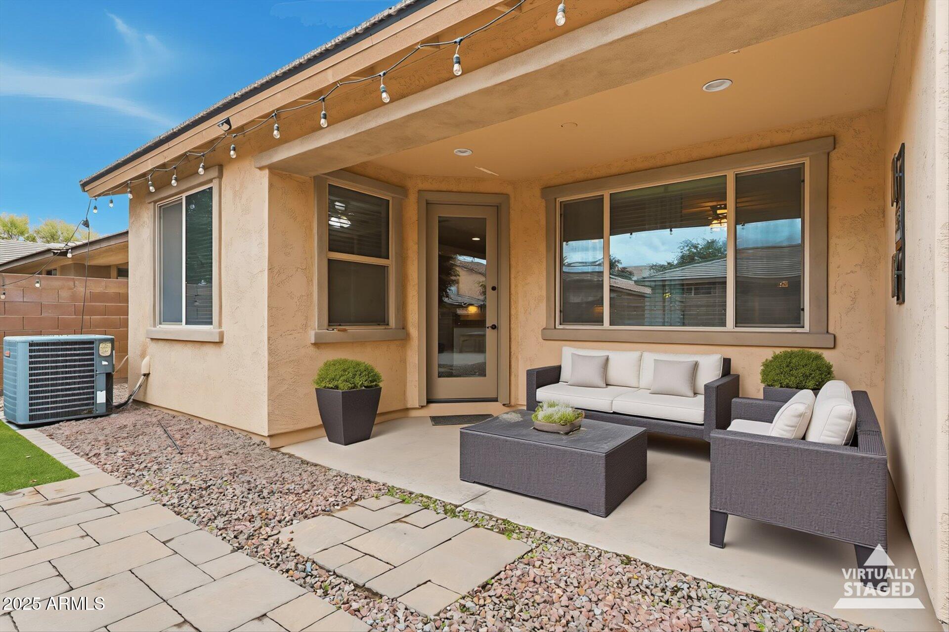 1520 E KINGBIRD Drive