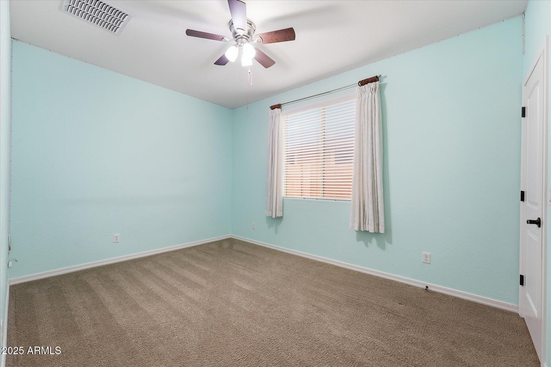 1520 E KINGBIRD Drive