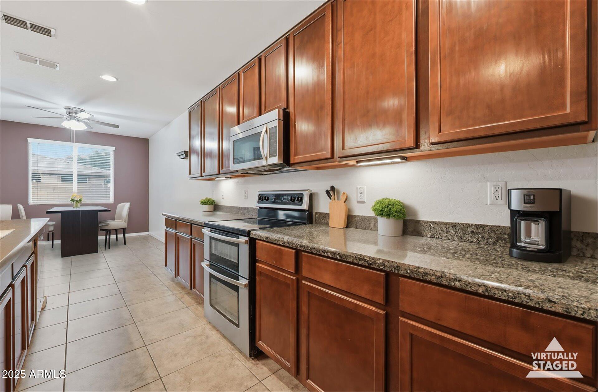 1520 E KINGBIRD Drive