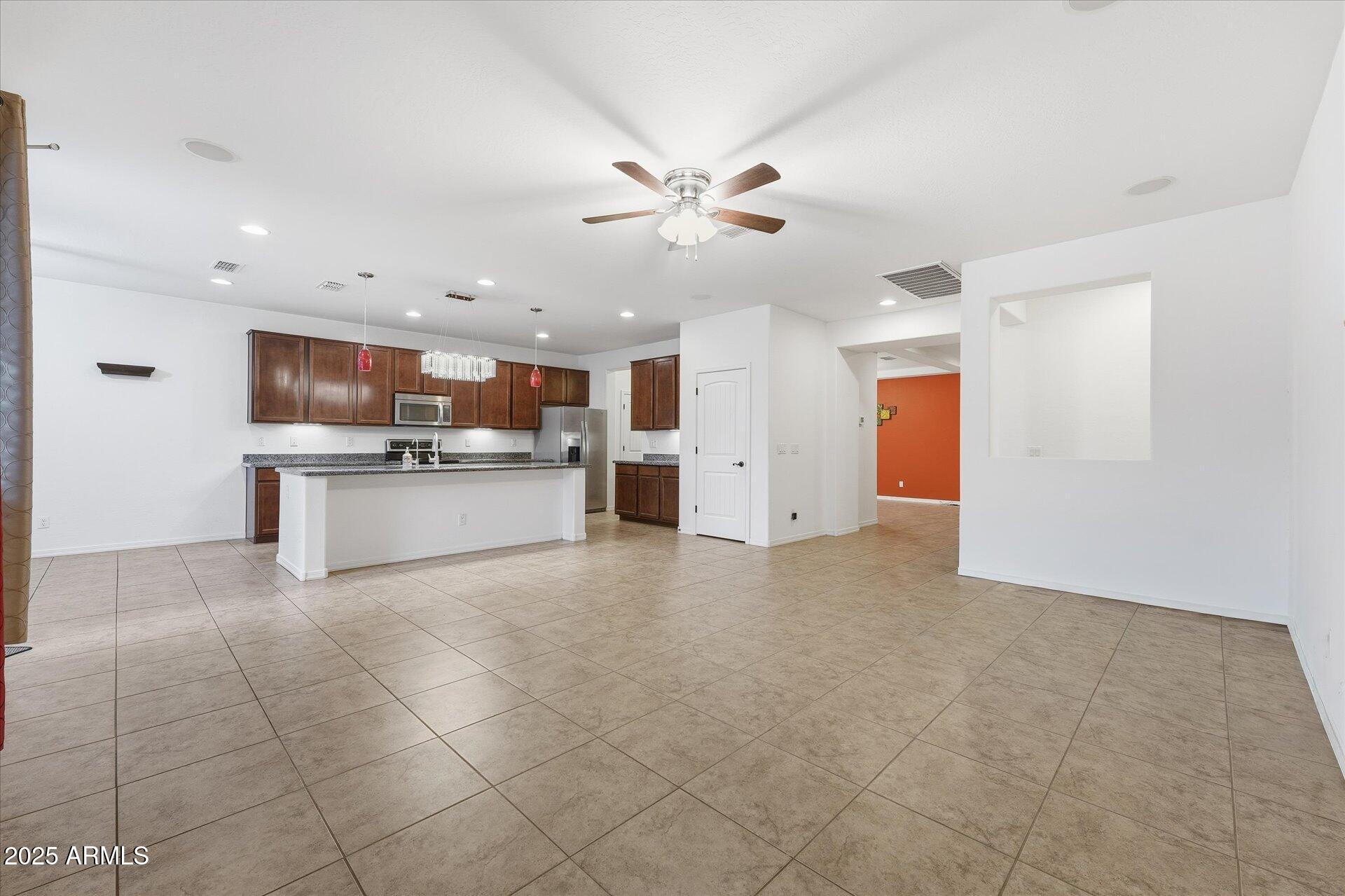 1520 E KINGBIRD Drive