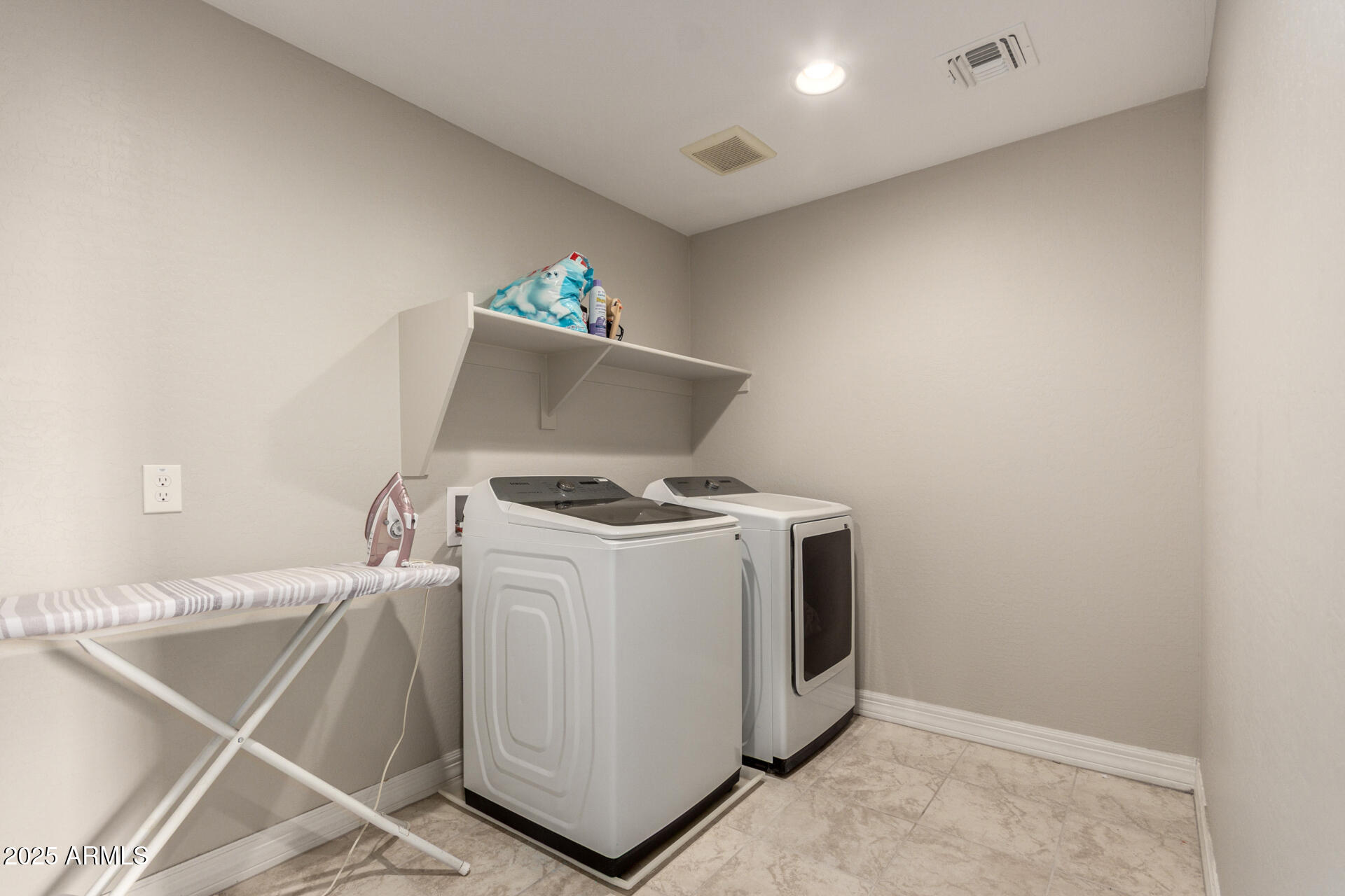 5126 W ROUNDHOUSE Road