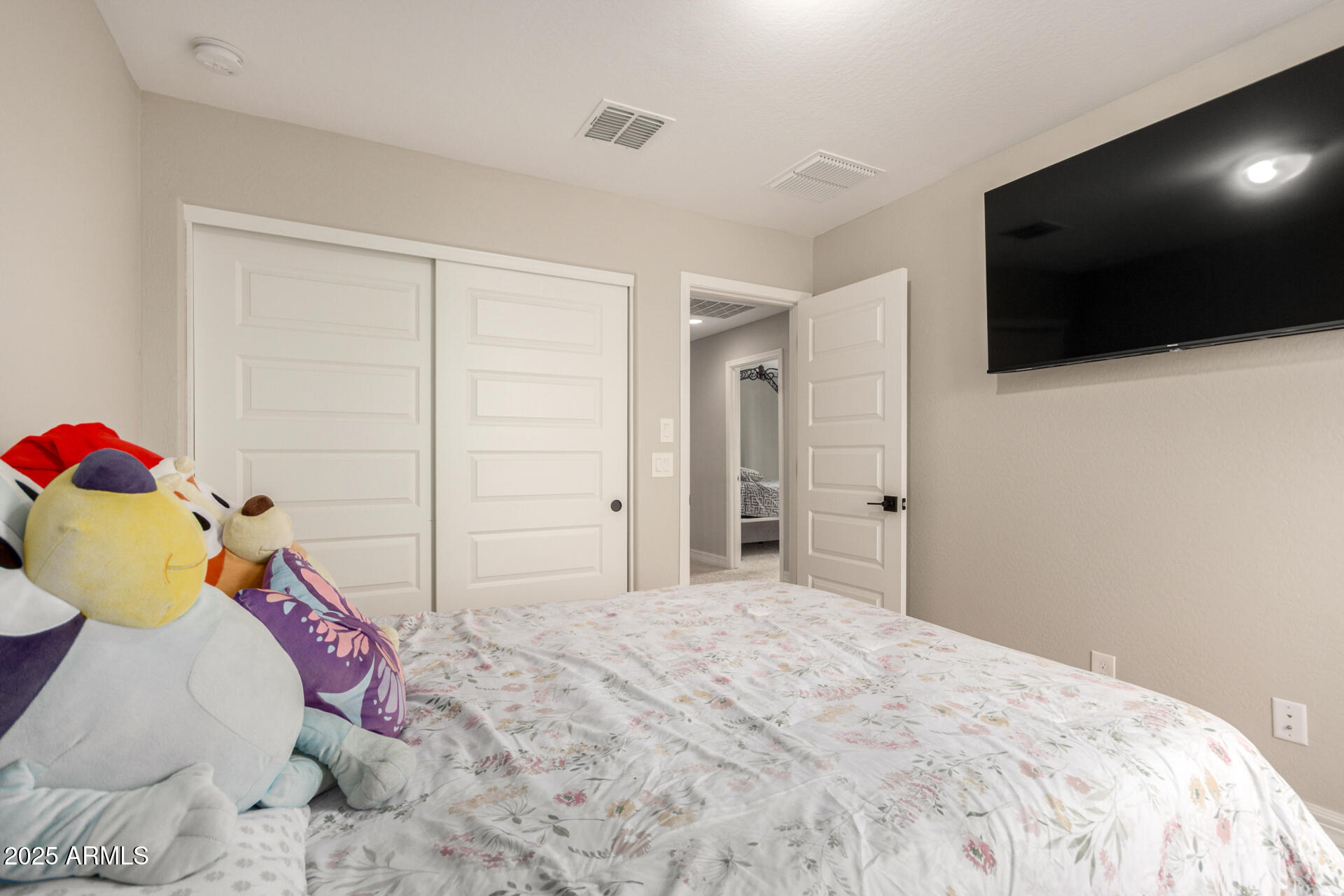 5126 W ROUNDHOUSE Road