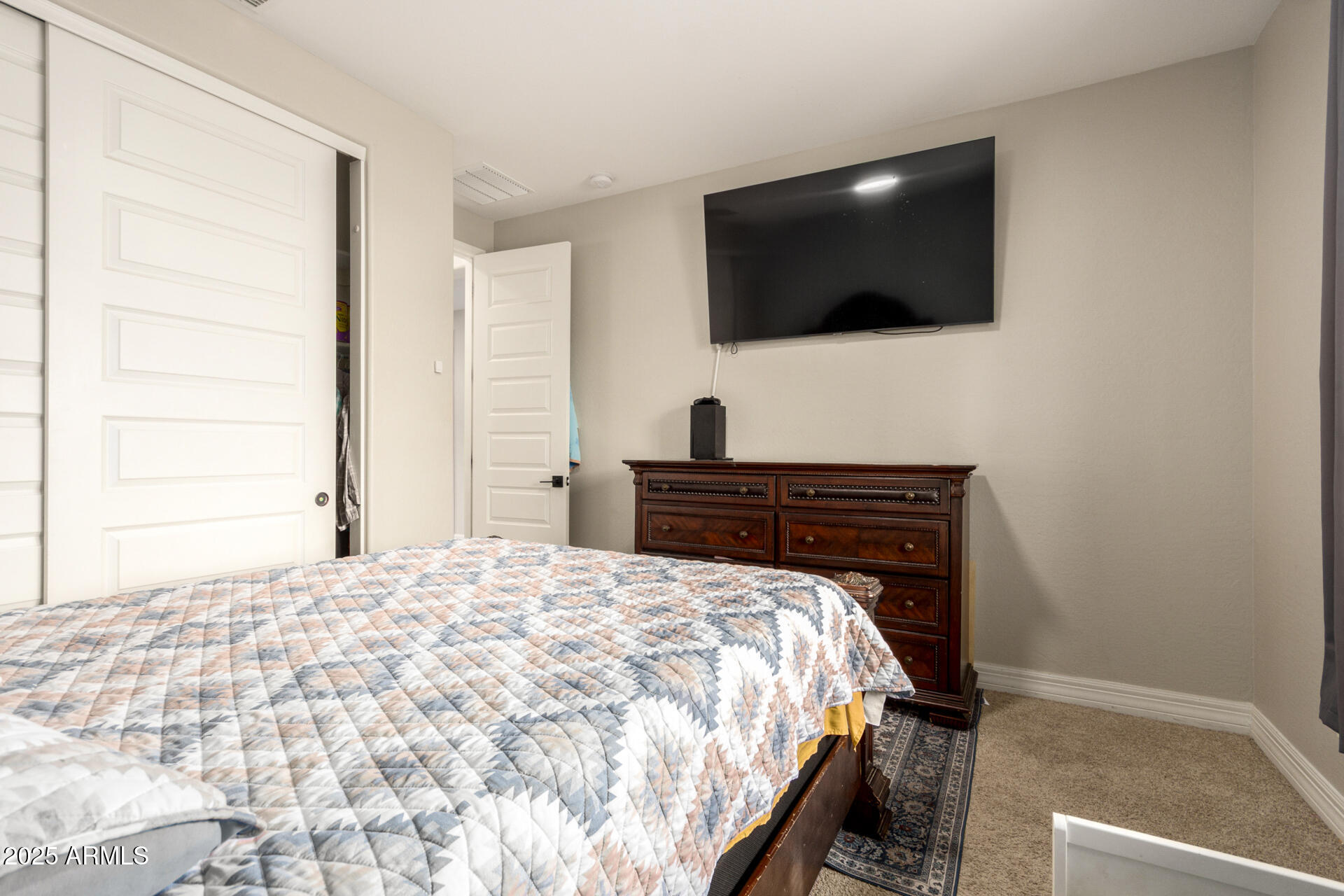 5126 W ROUNDHOUSE Road