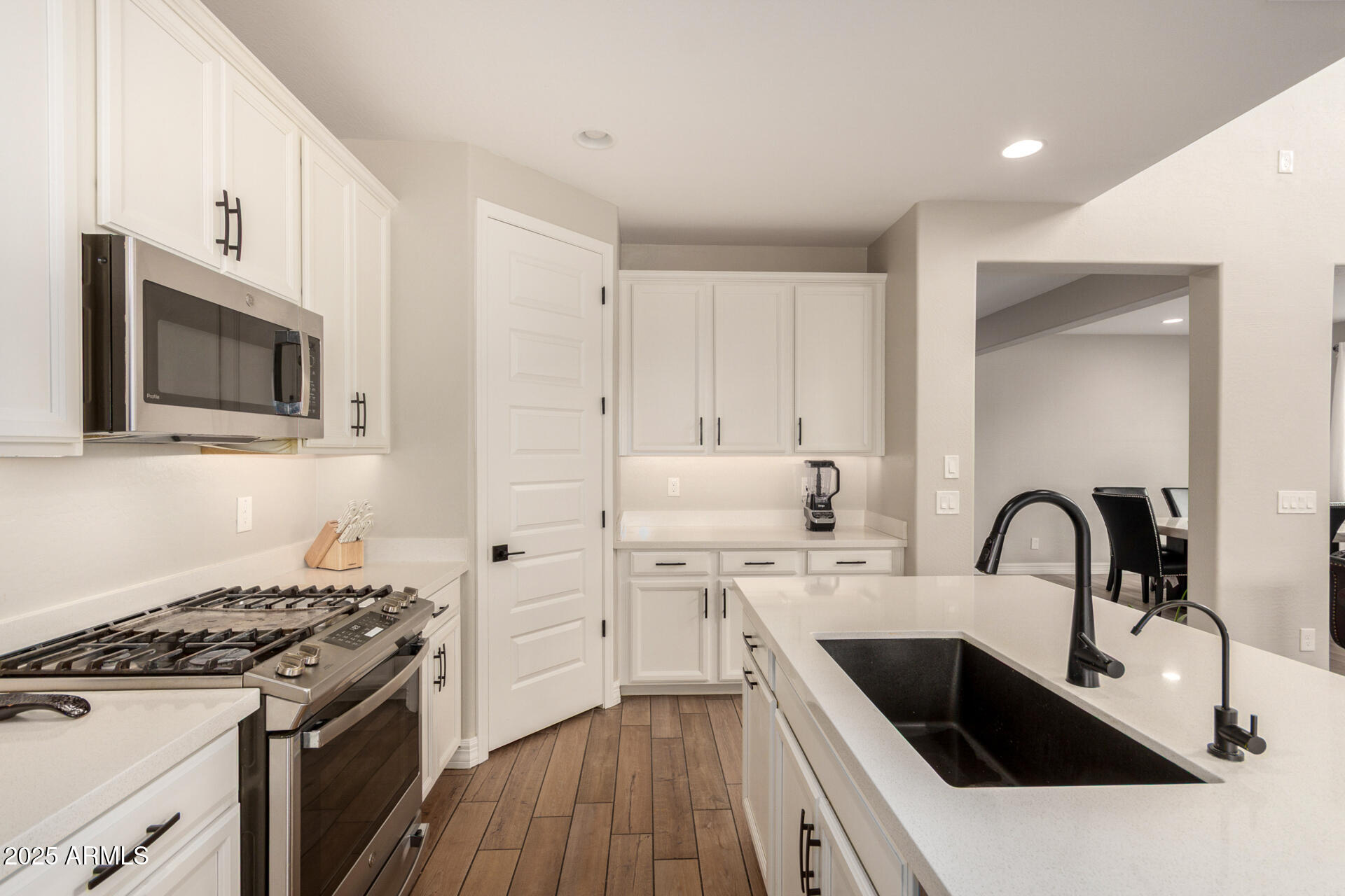 5126 W ROUNDHOUSE Road