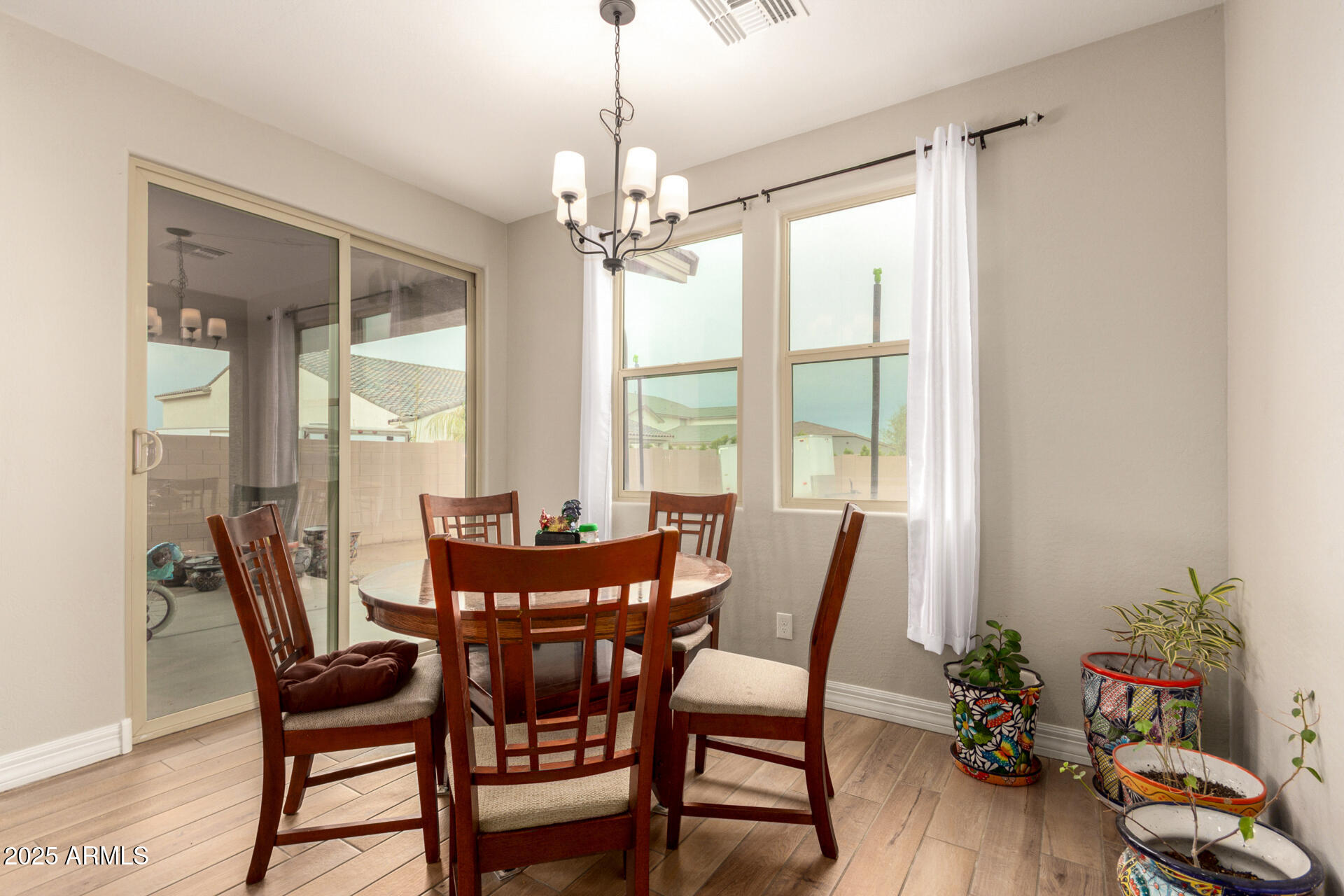 5126 W ROUNDHOUSE Road