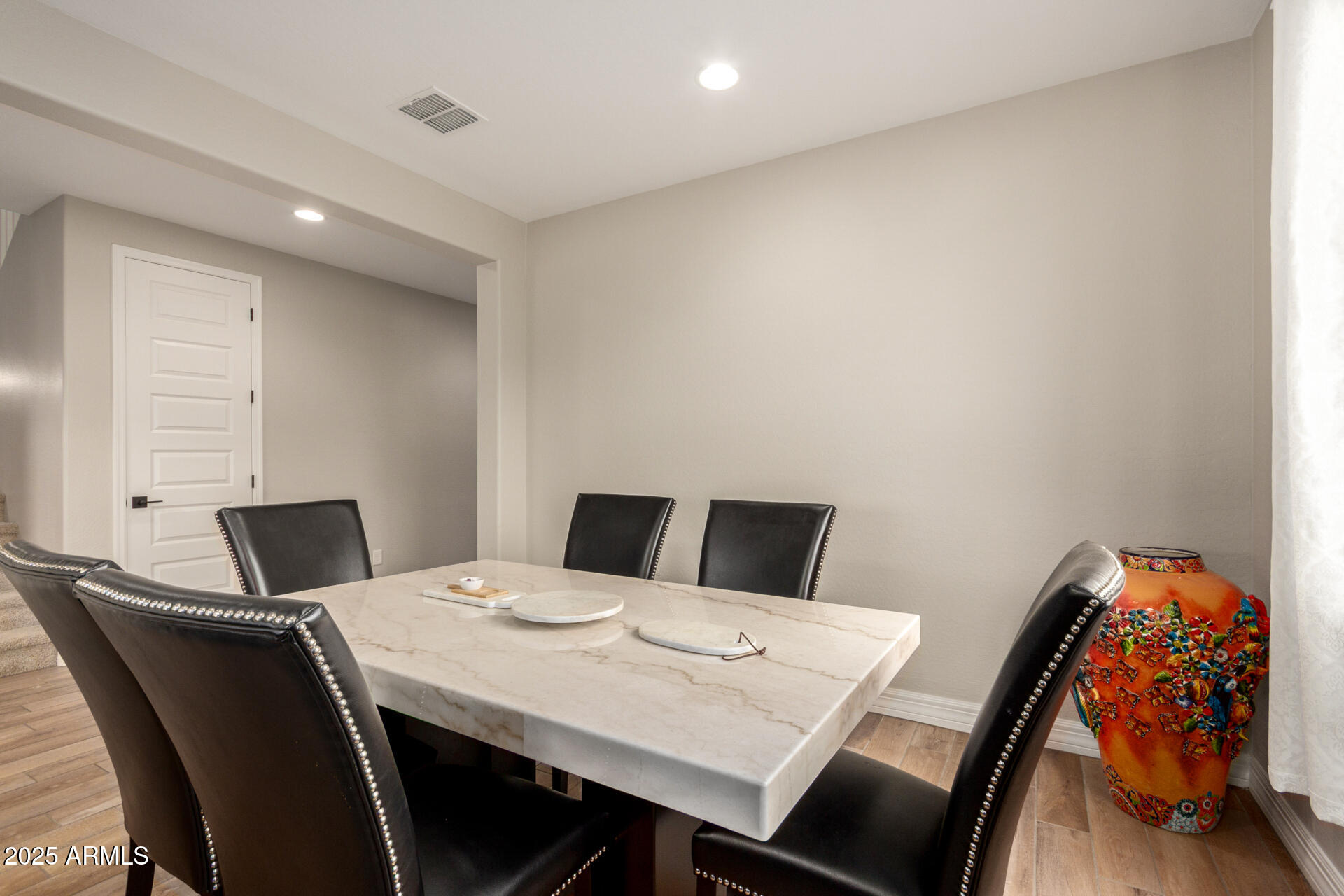 5126 W ROUNDHOUSE Road