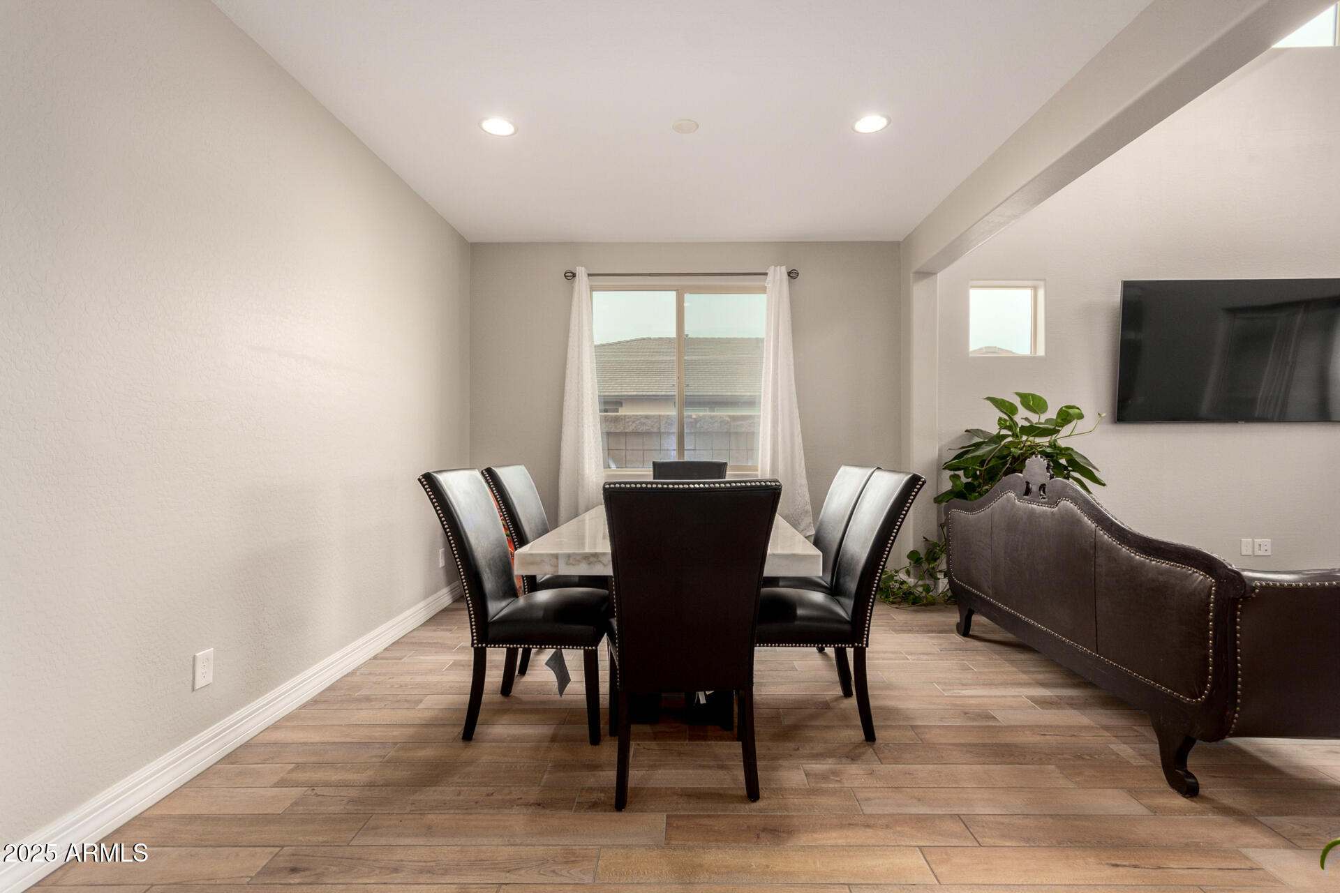 5126 W ROUNDHOUSE Road