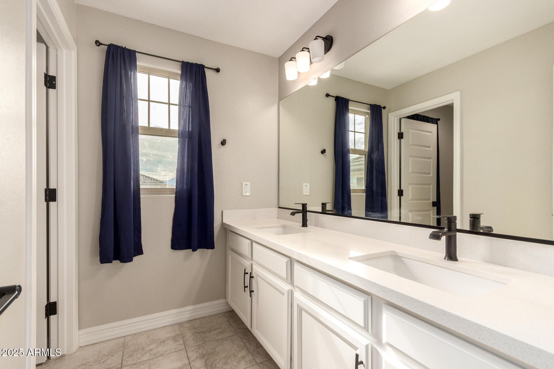 5126 W ROUNDHOUSE Road