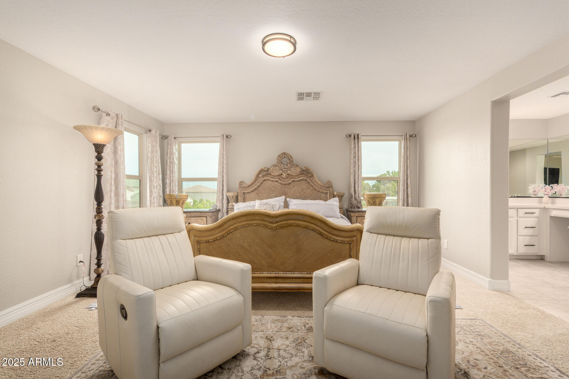 5126 W ROUNDHOUSE Road