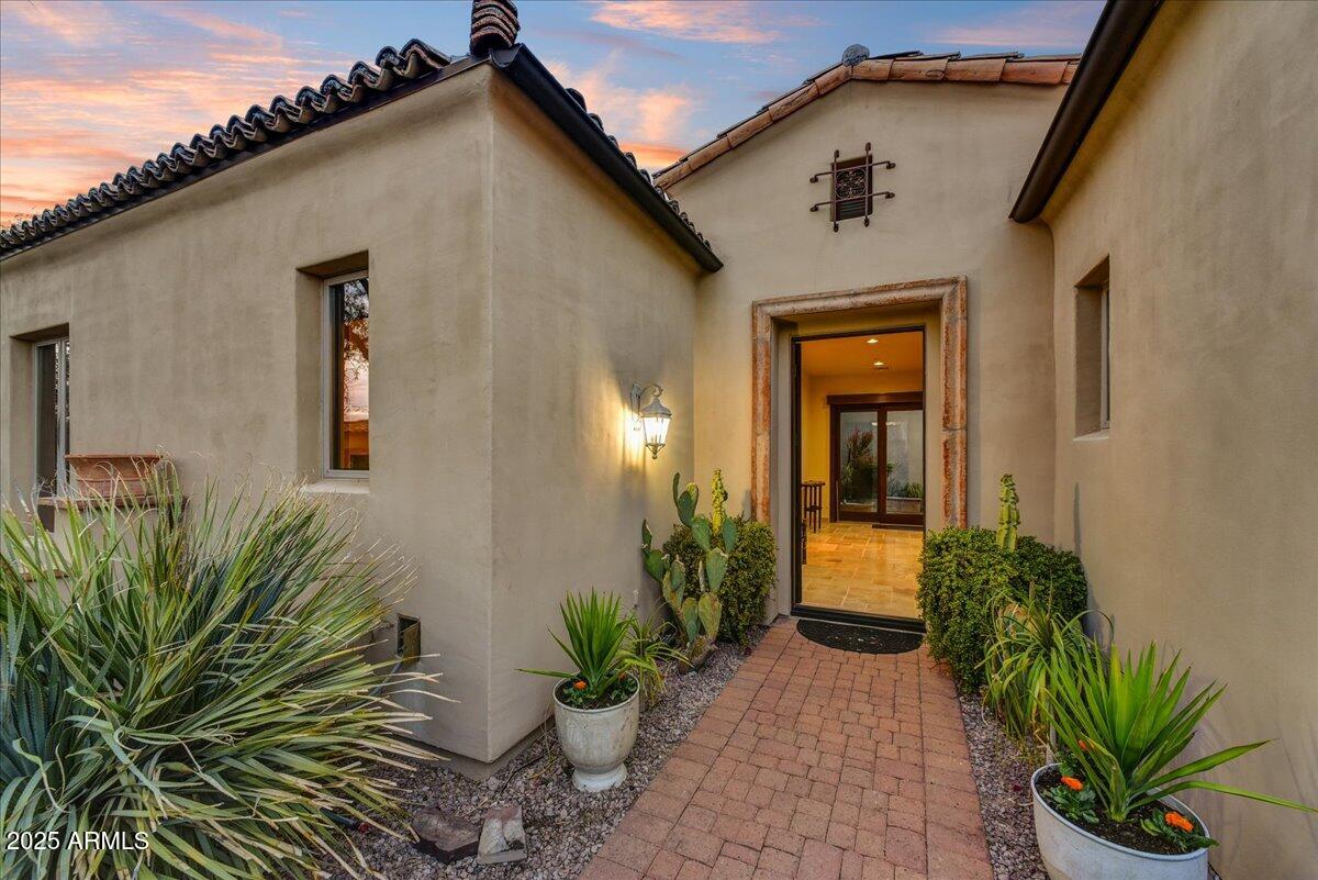 2744 S FIRST WATER Lane