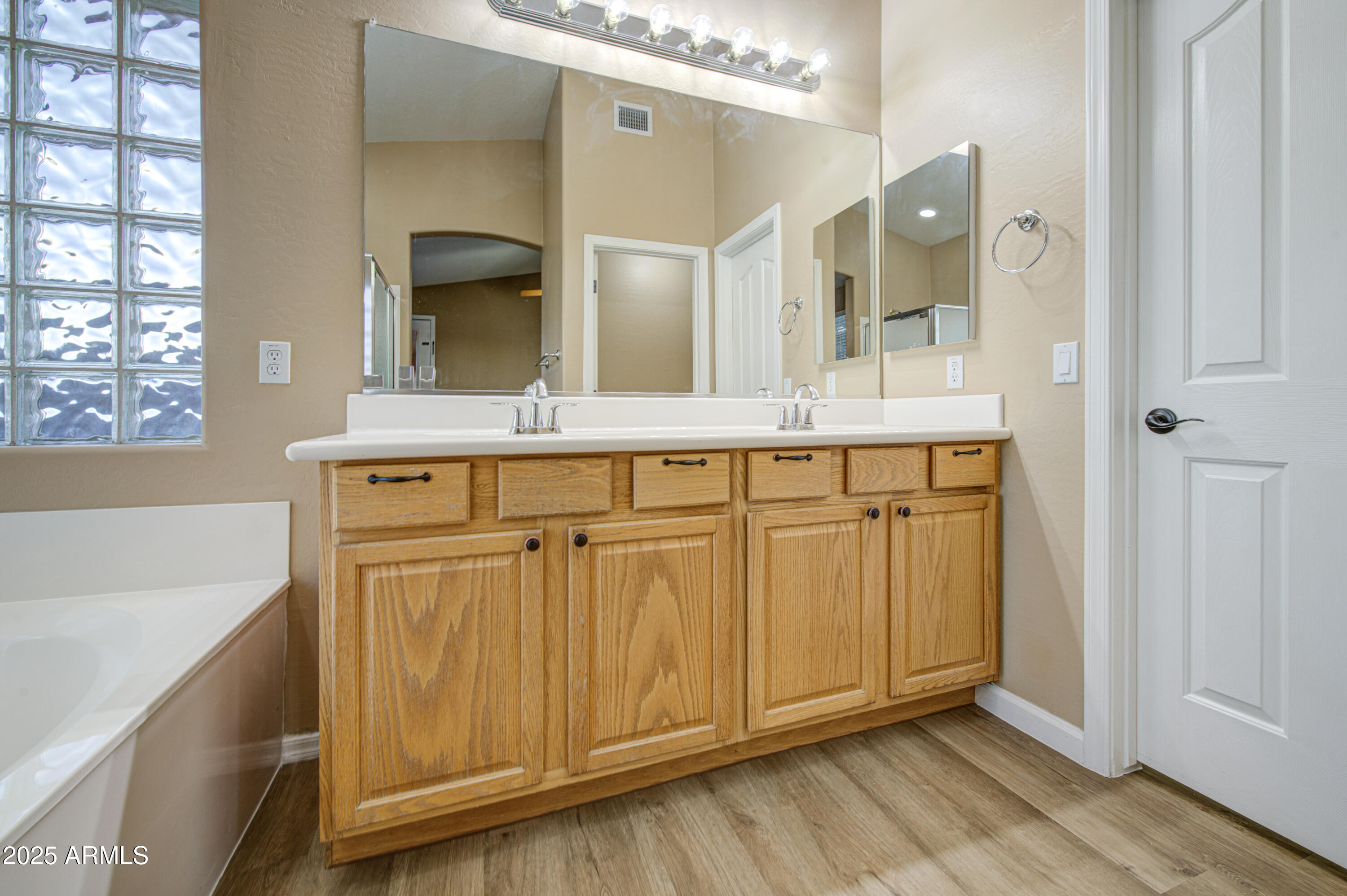 710 S ROANOKE Street