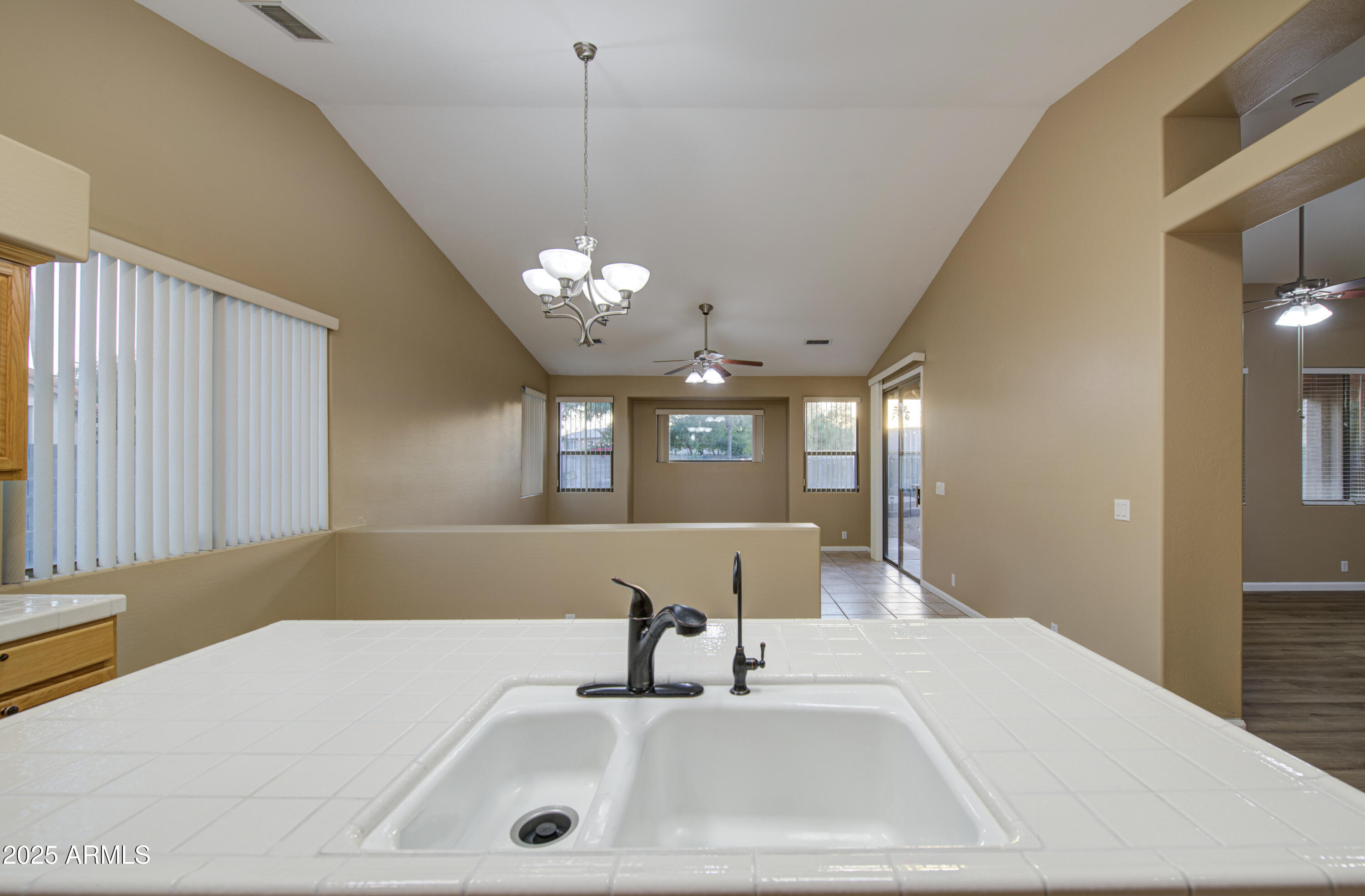 710 S ROANOKE Street