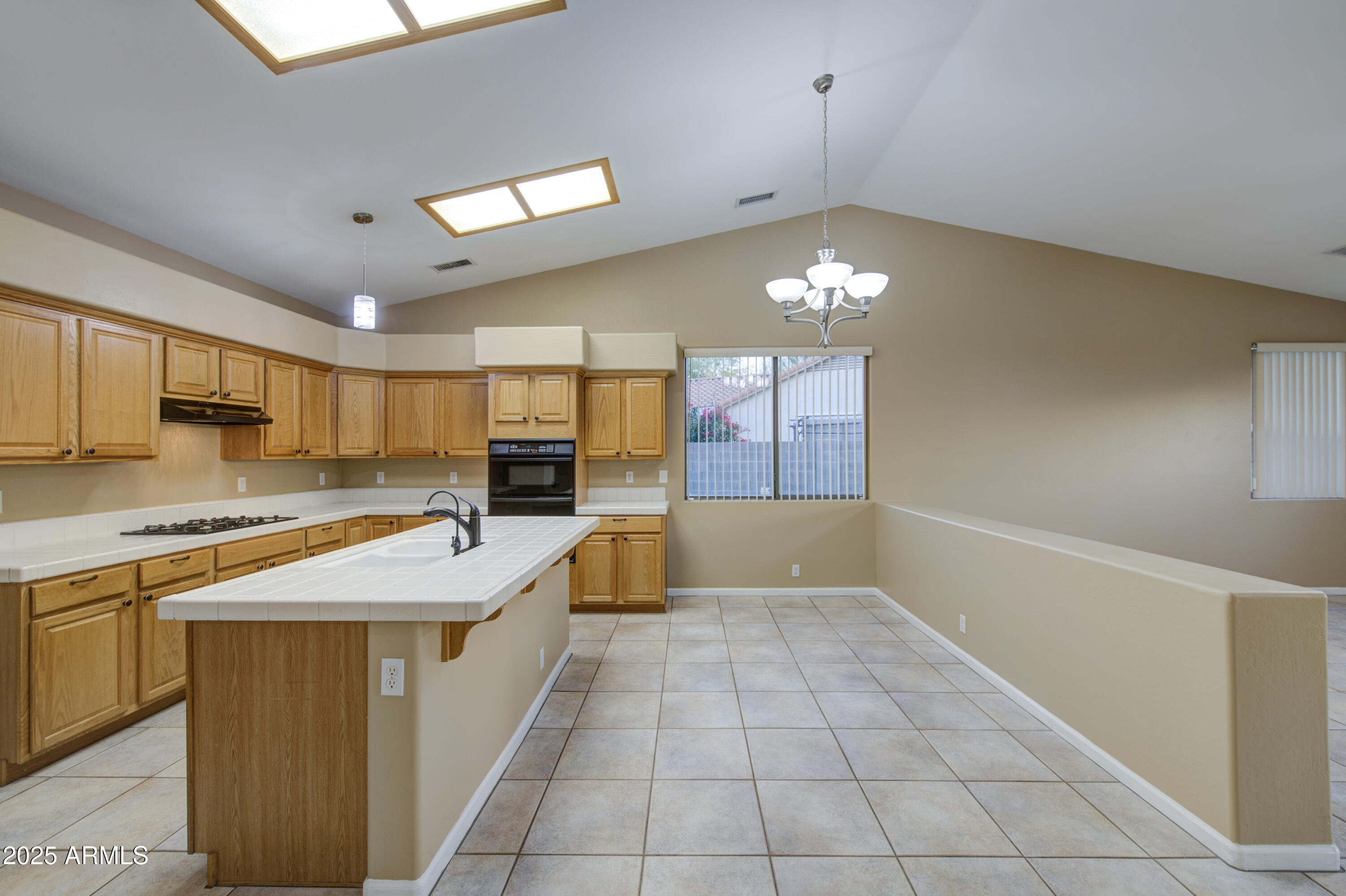 710 S ROANOKE Street