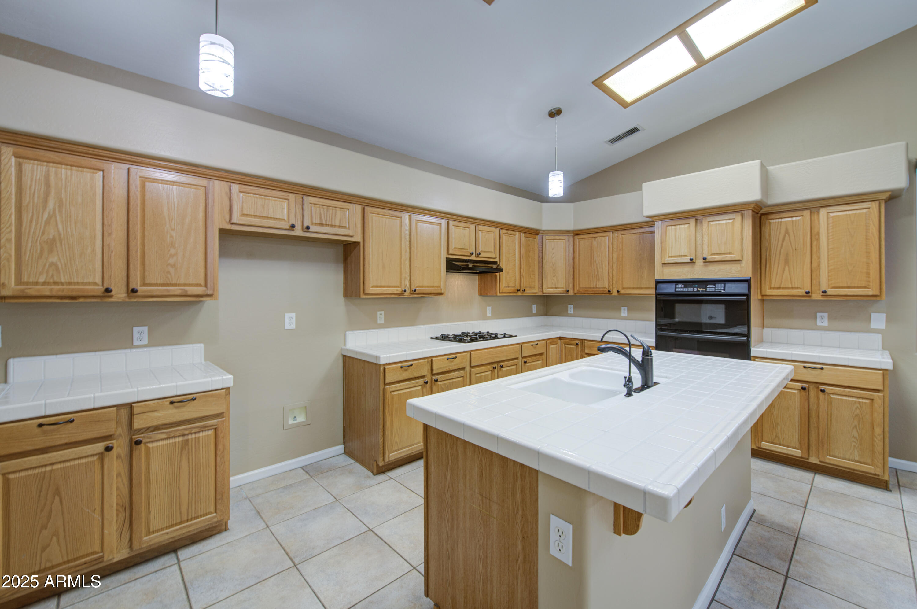 710 S ROANOKE Street