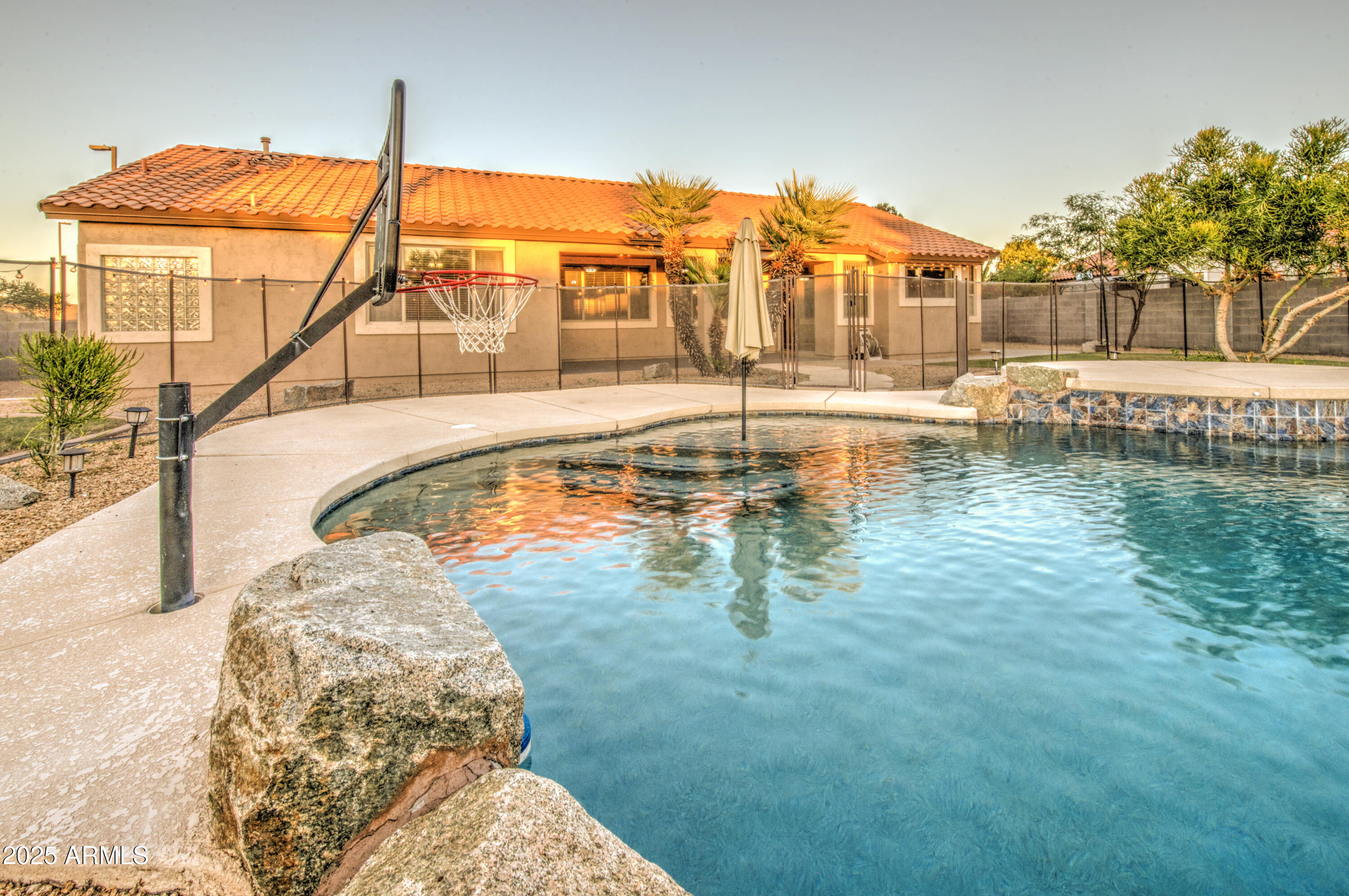 710 S ROANOKE Street