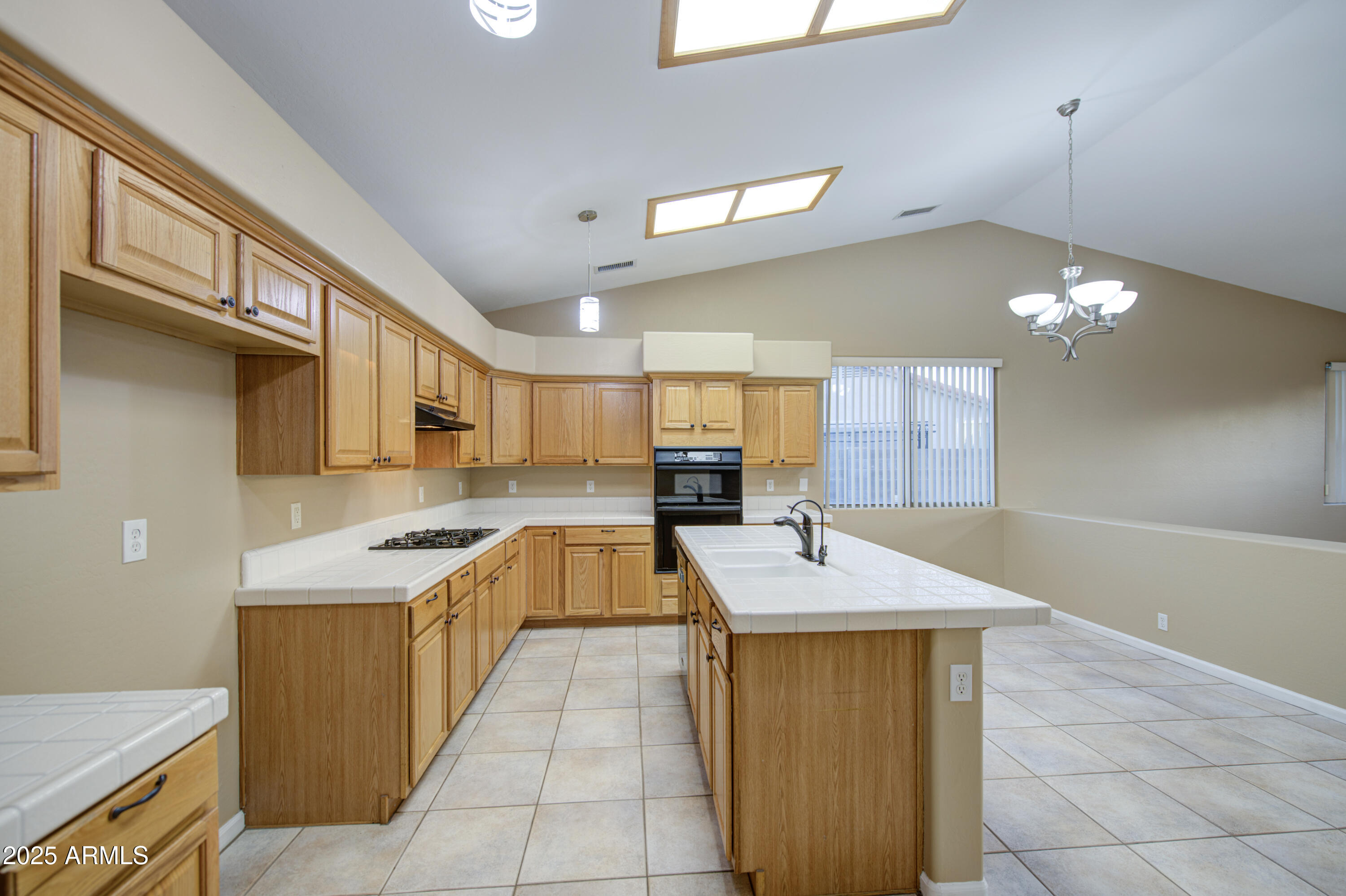 710 S ROANOKE Street