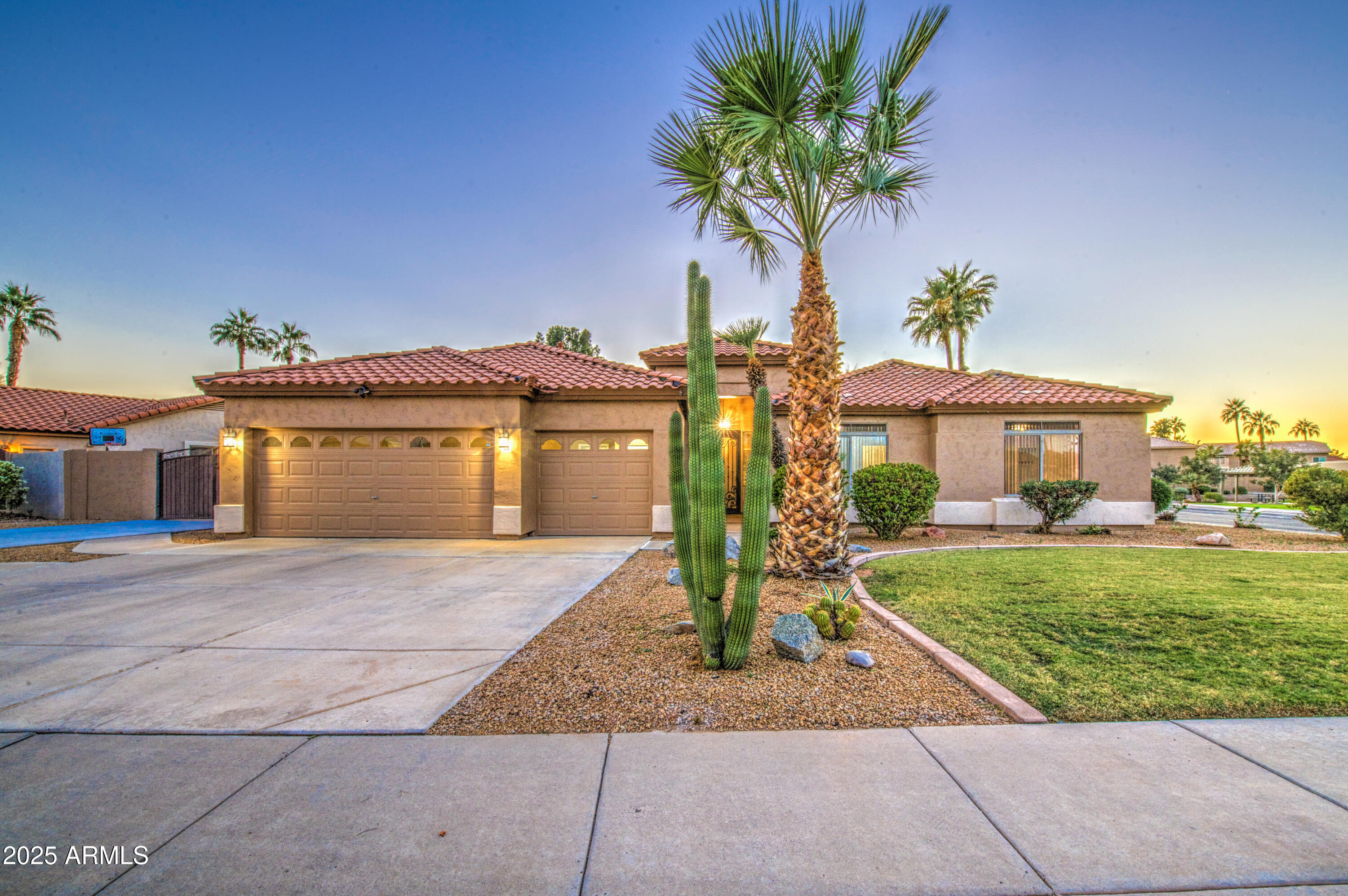 710 S ROANOKE Street