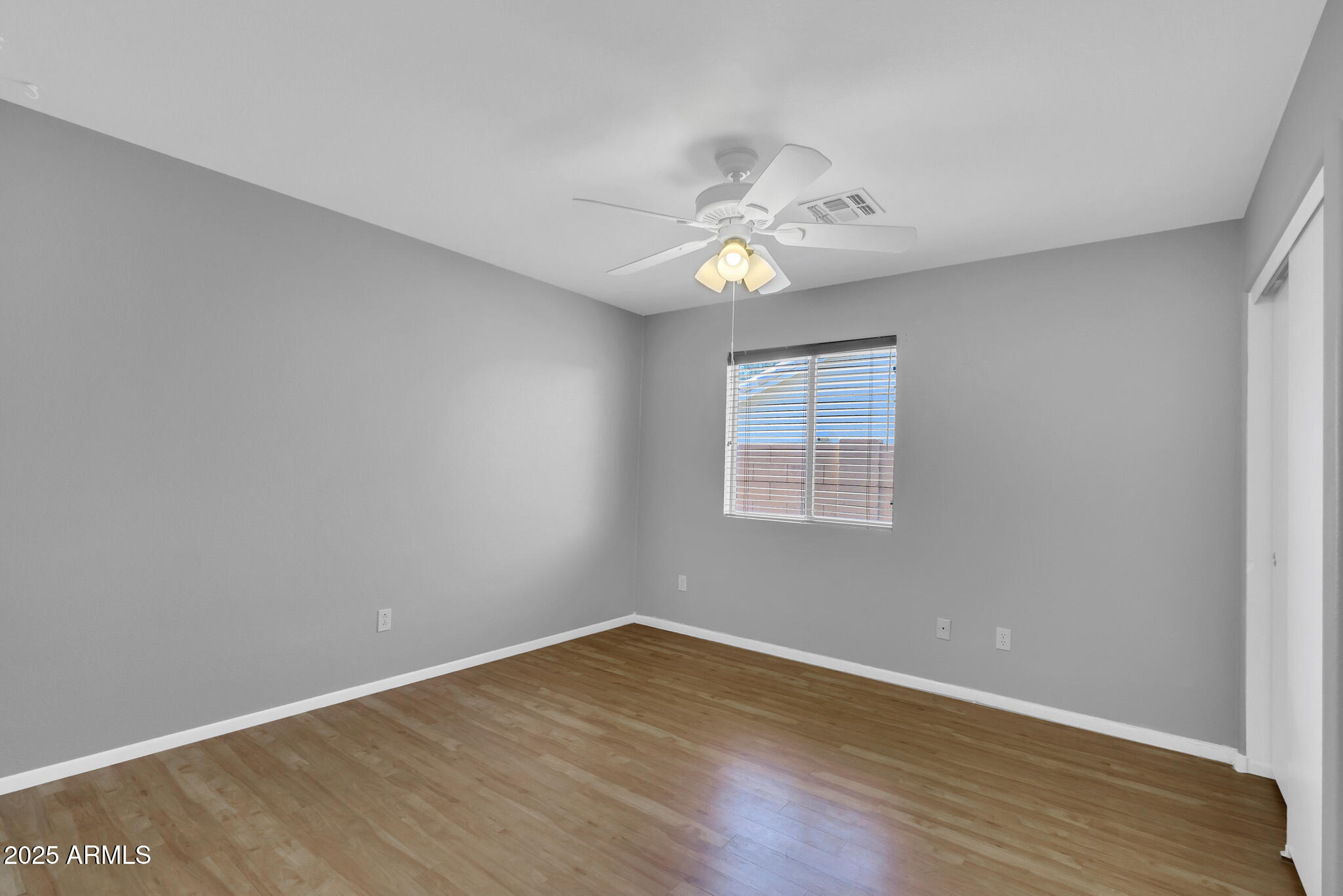 2401 E DERRINGER Way W