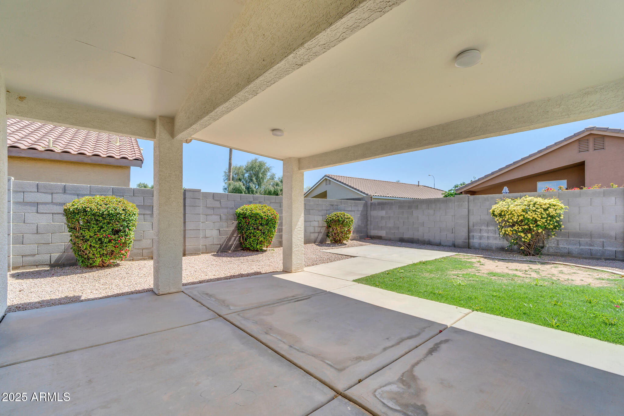 2401 E DERRINGER Way W