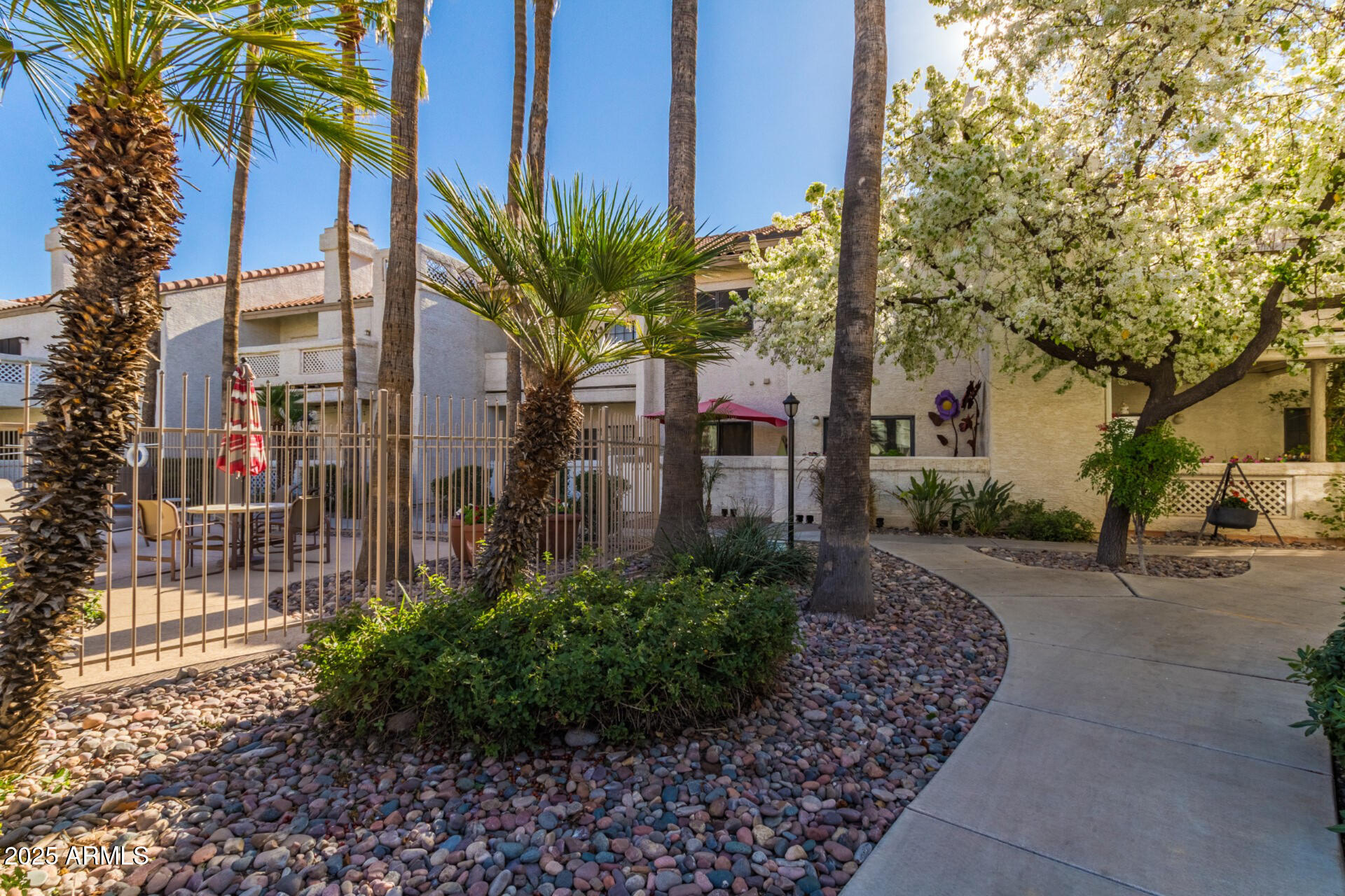 930 N MESA Drive Unit: 1092