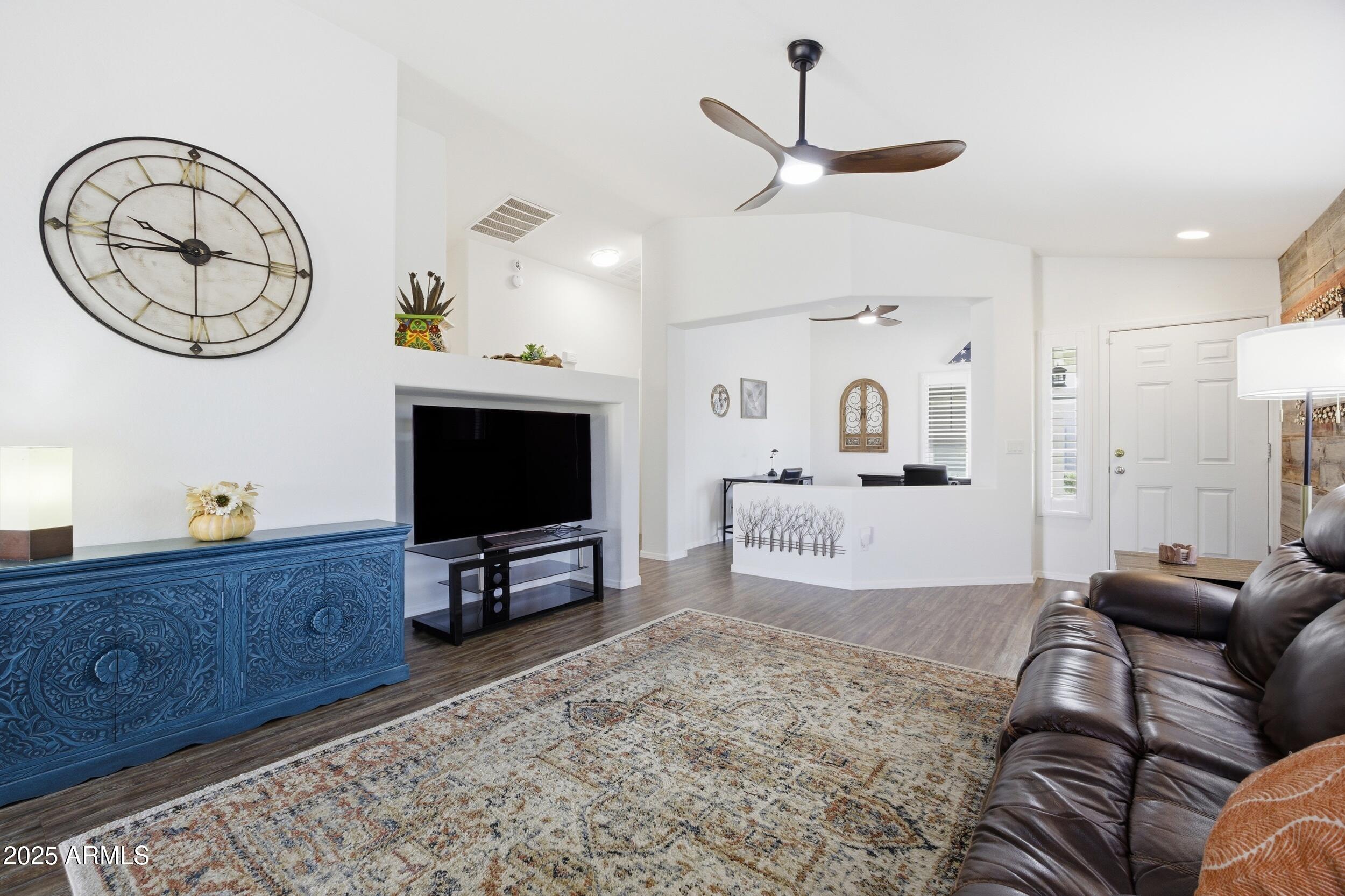 2046 W Appaloosa Way