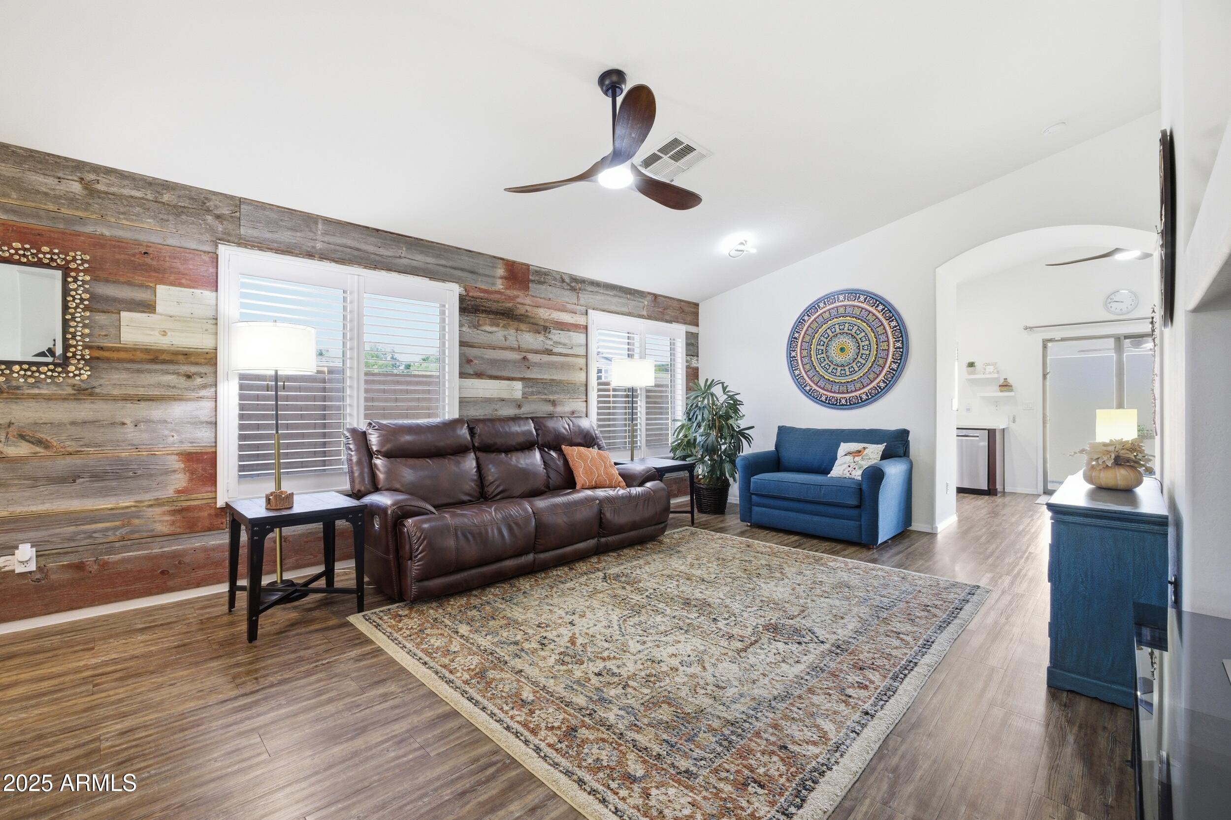 2046 W Appaloosa Way