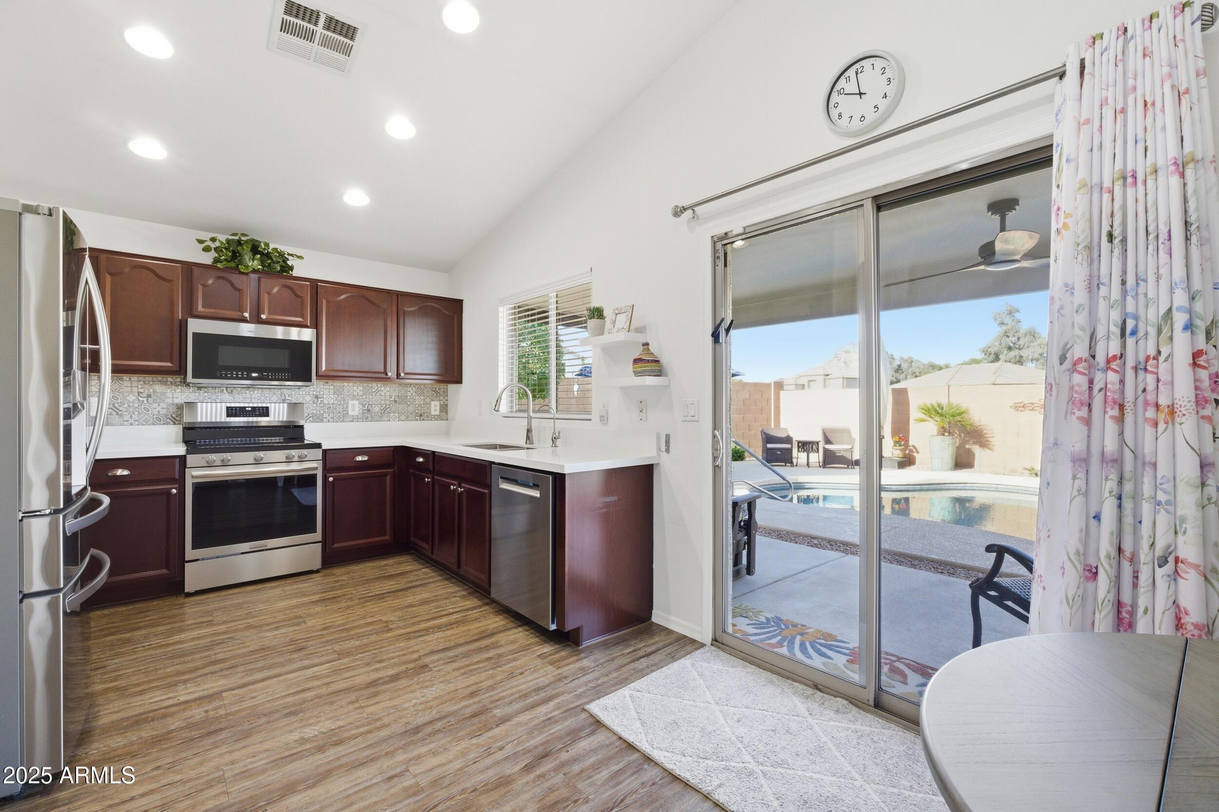 2046 W Appaloosa Way