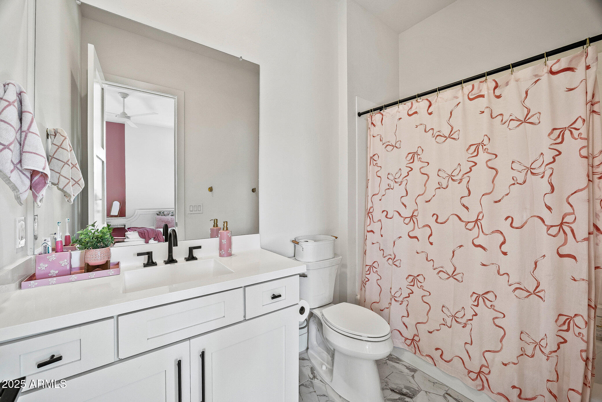 20546 E INDIANA Avenue