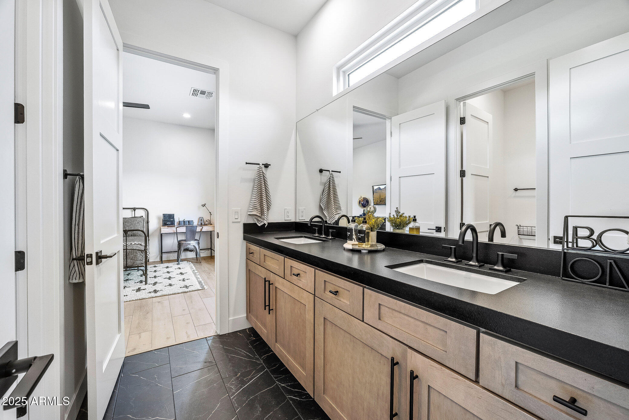 20546 E INDIANA Avenue