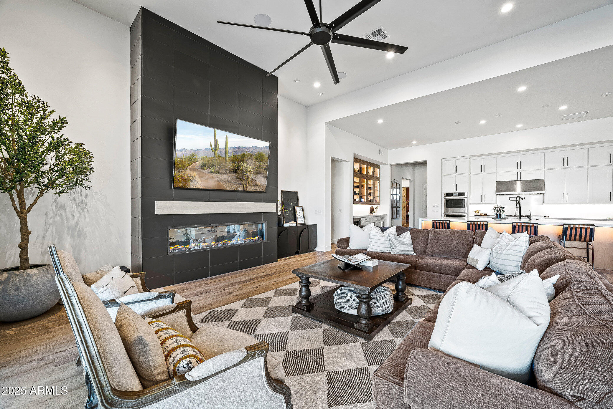 20546 E INDIANA Avenue