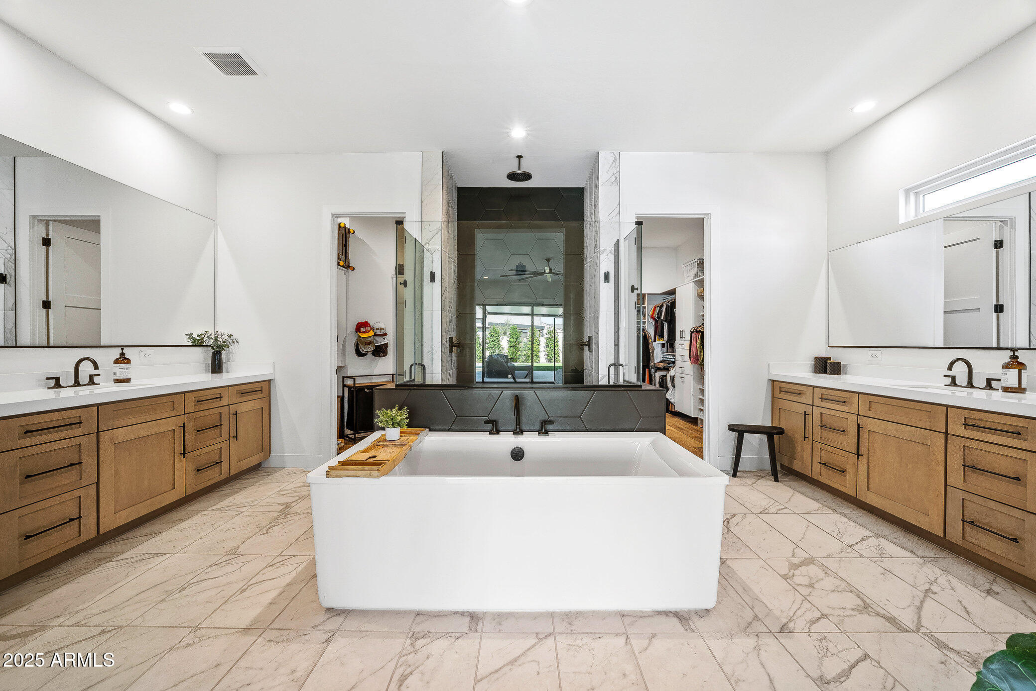 20546 E INDIANA Avenue