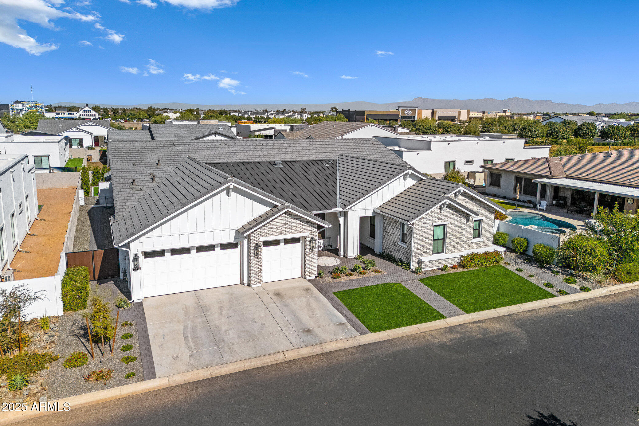 20546 E INDIANA Avenue