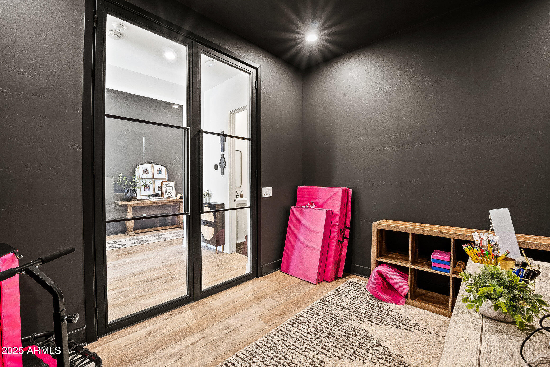 20546 E INDIANA Avenue