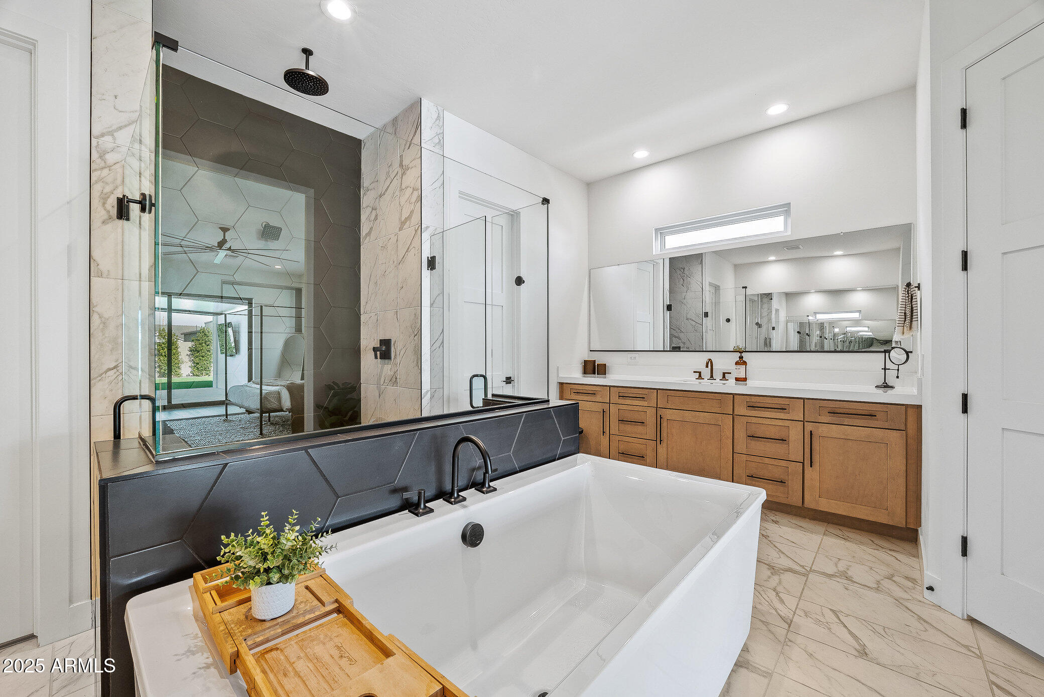 20546 E INDIANA Avenue