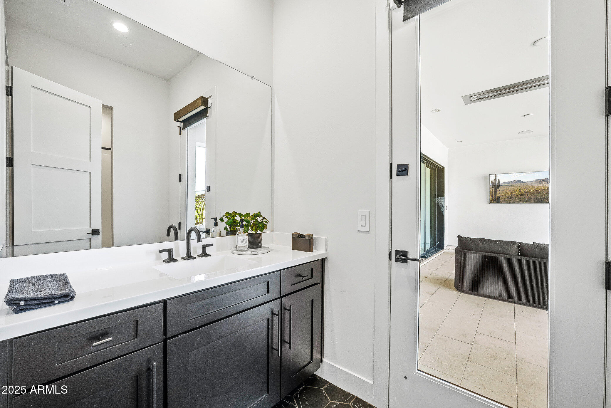 20546 E INDIANA Avenue