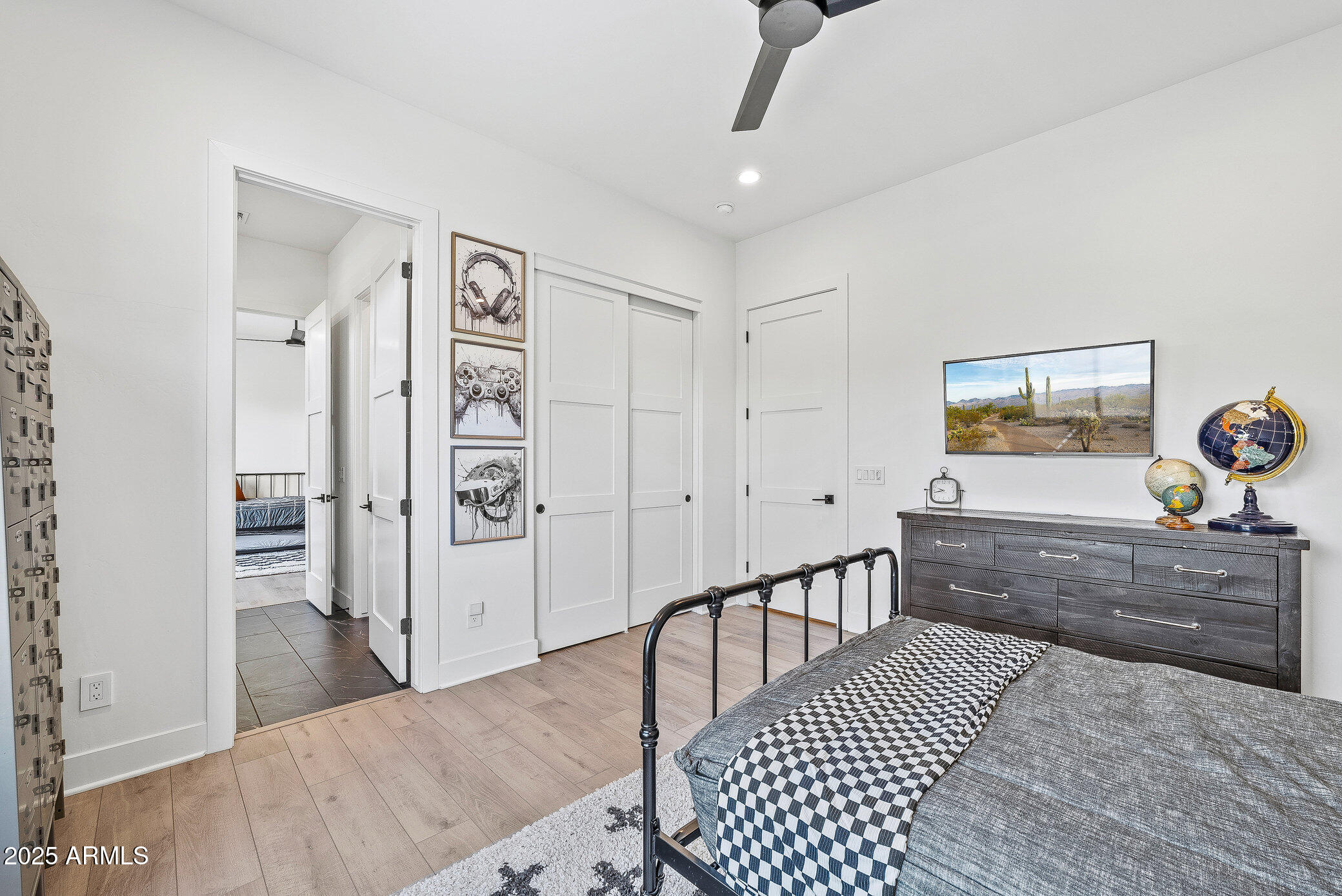 20546 E INDIANA Avenue