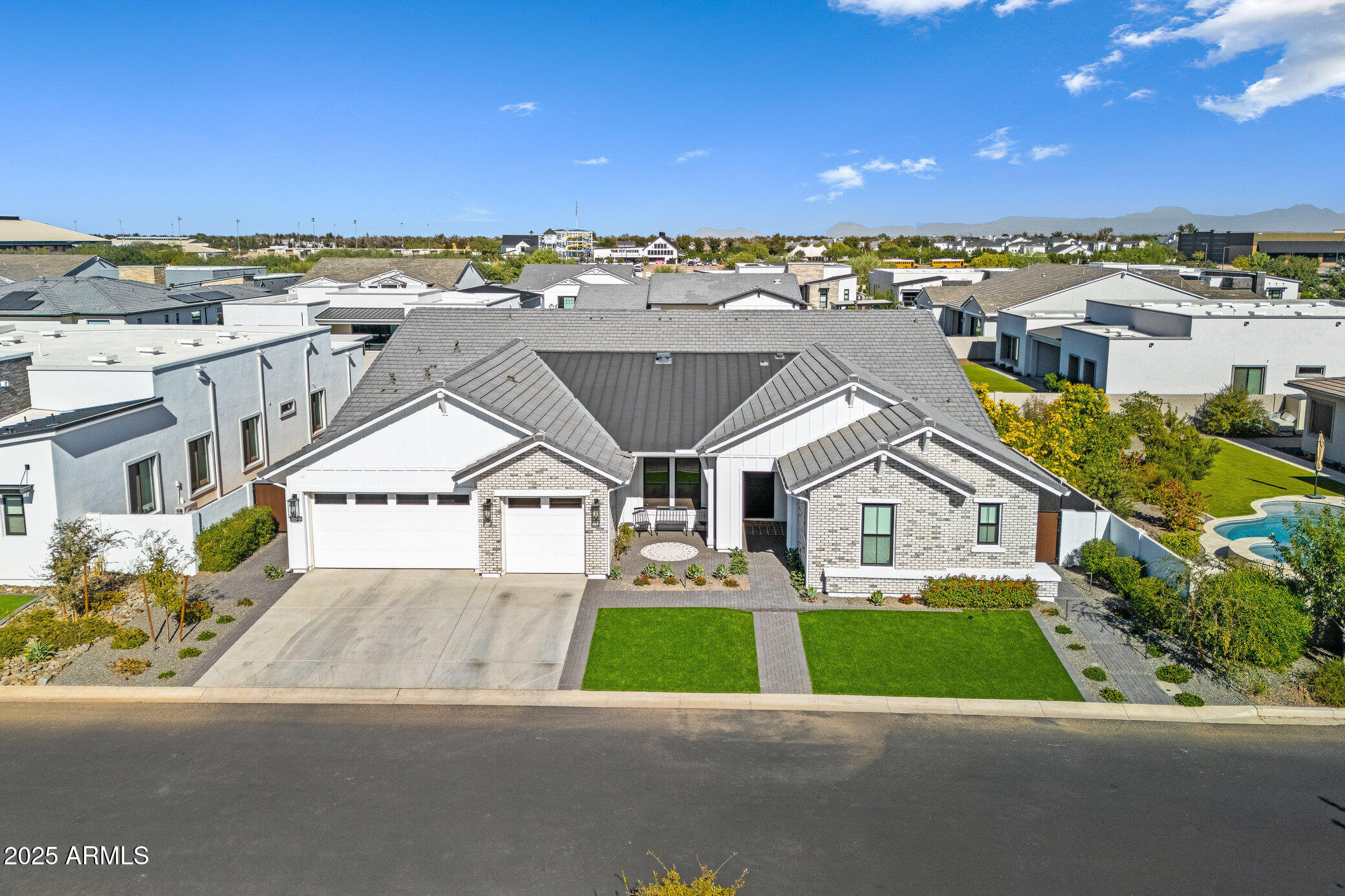 20546 E INDIANA Avenue