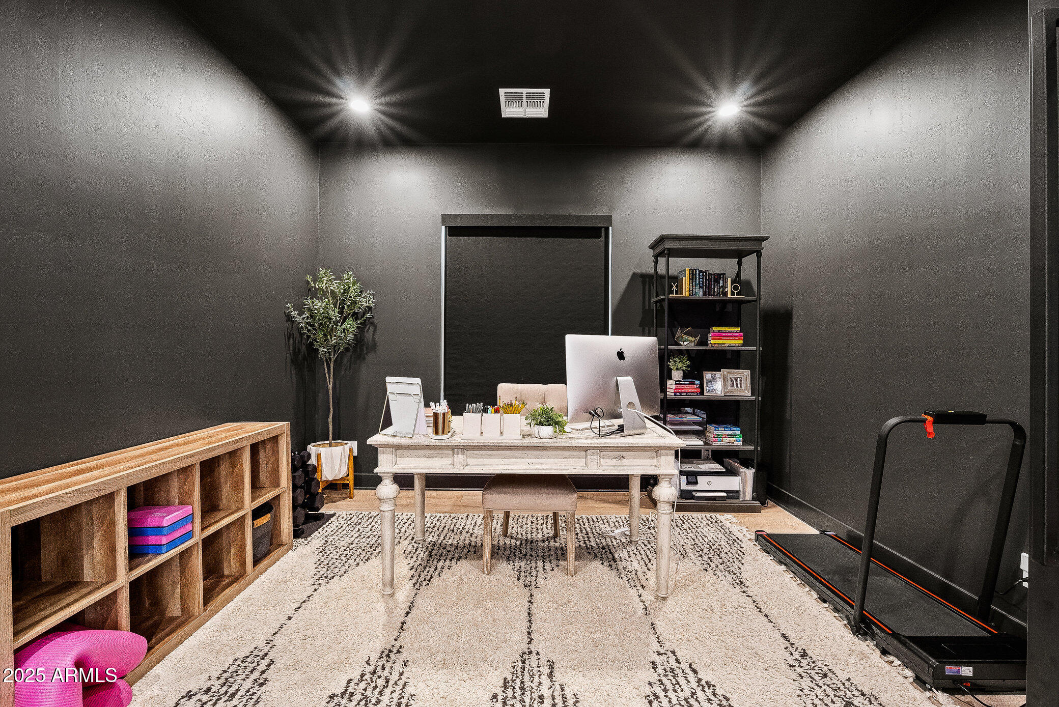 20546 E INDIANA Avenue