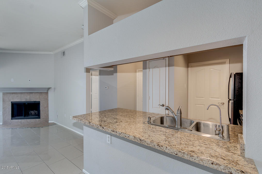 16013 S DESERT FOOTHILLS Parkway 2090