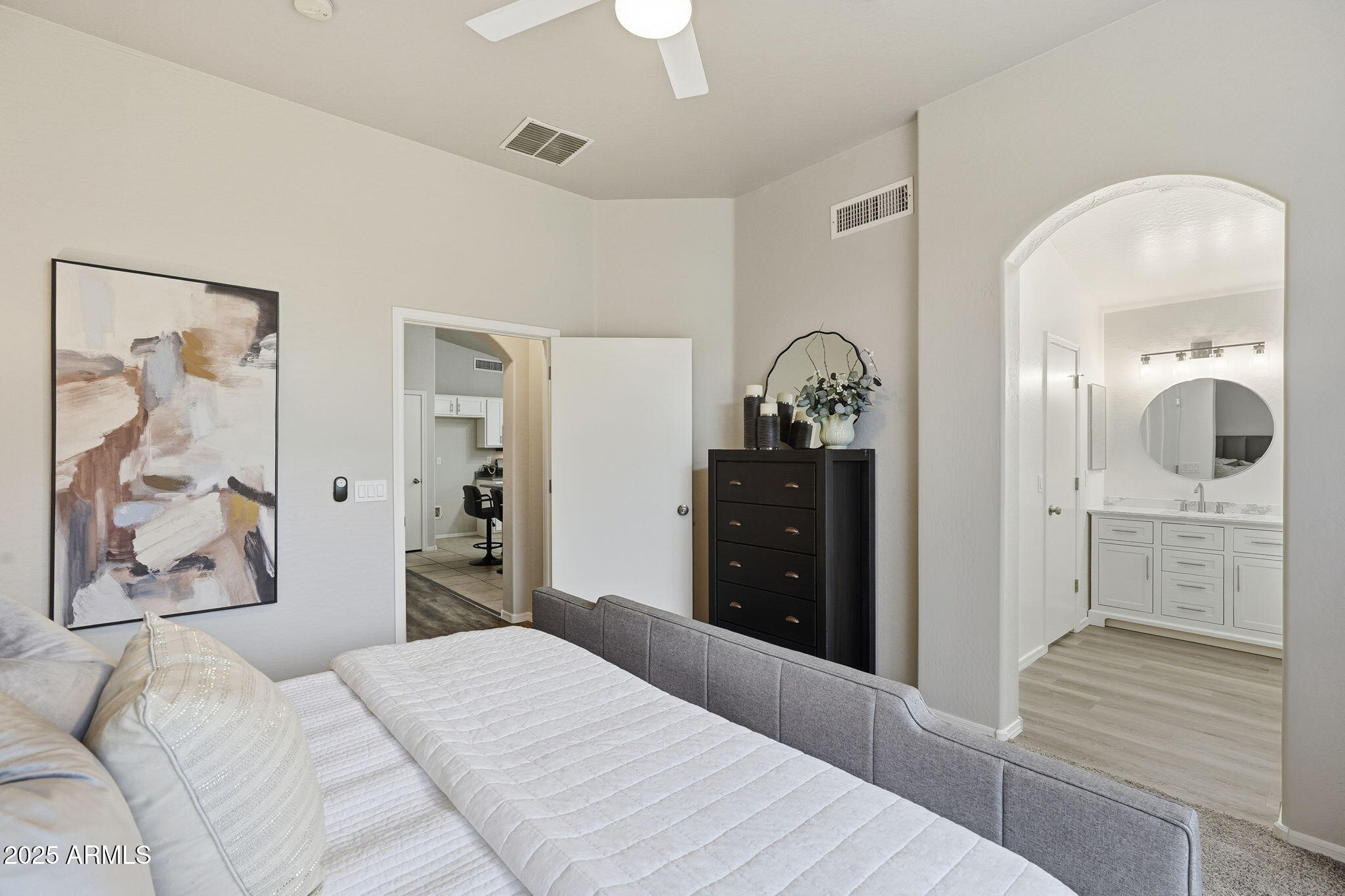 2624 E ANDERSON Drive