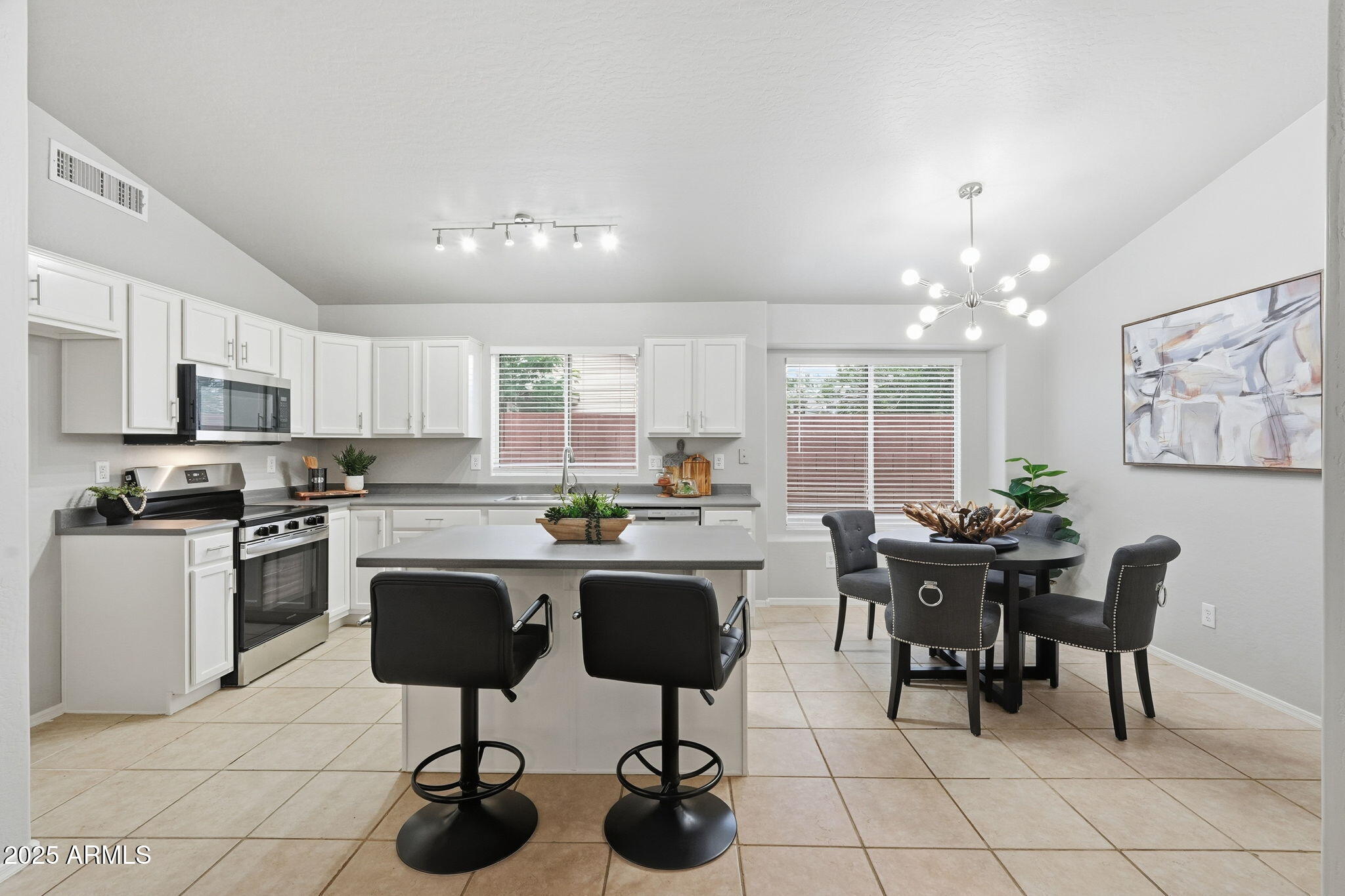 2624 E ANDERSON Drive