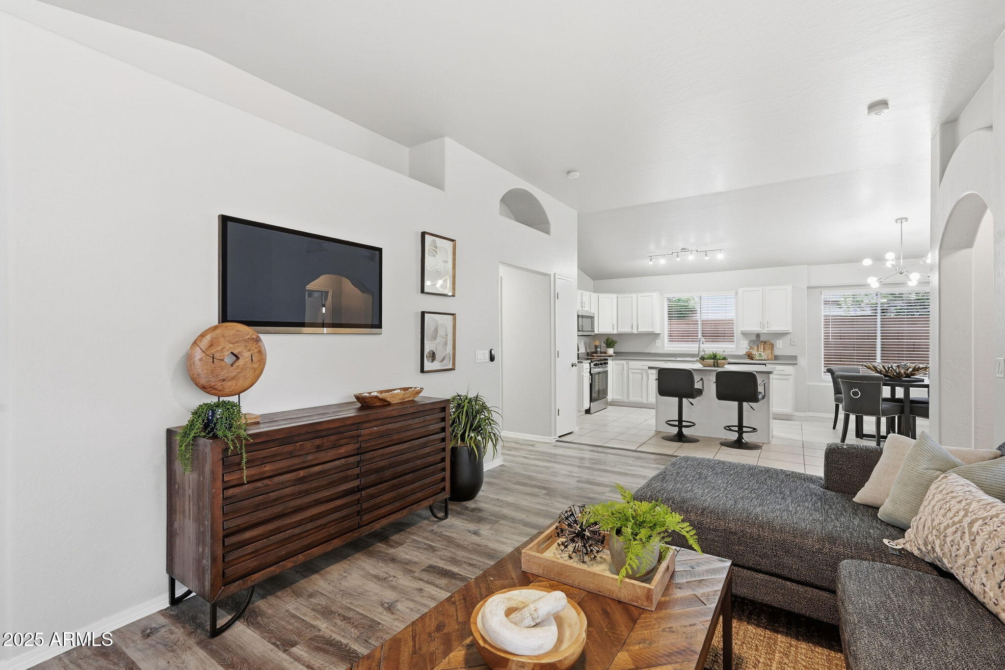 2624 E ANDERSON Drive