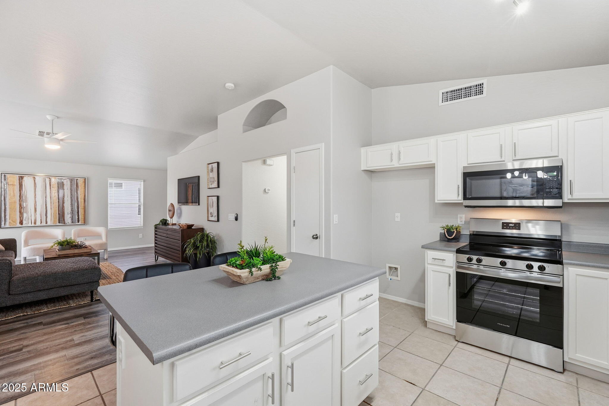 2624 E ANDERSON Drive